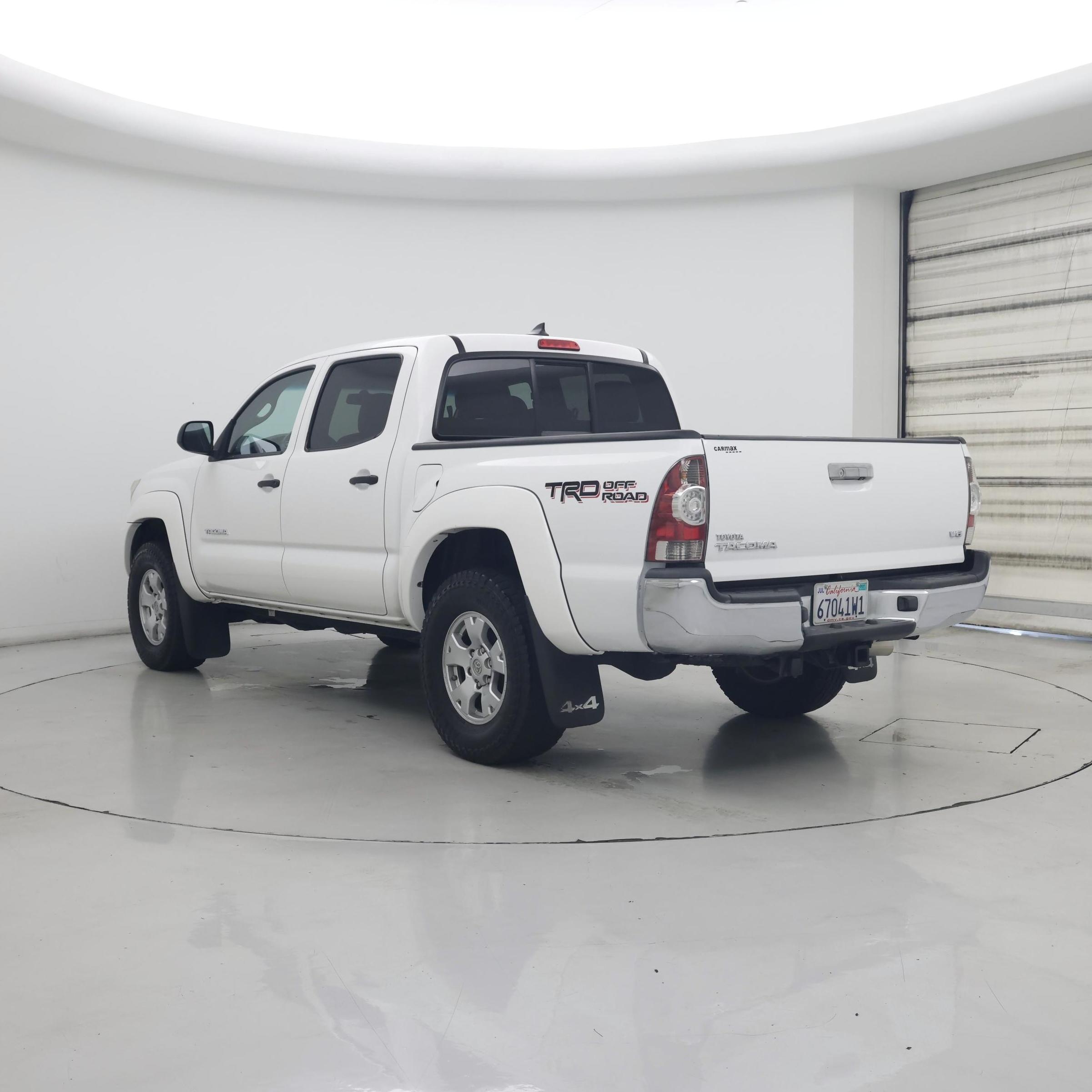 Thumbnail: 2015 Toyota Tacoma - 2