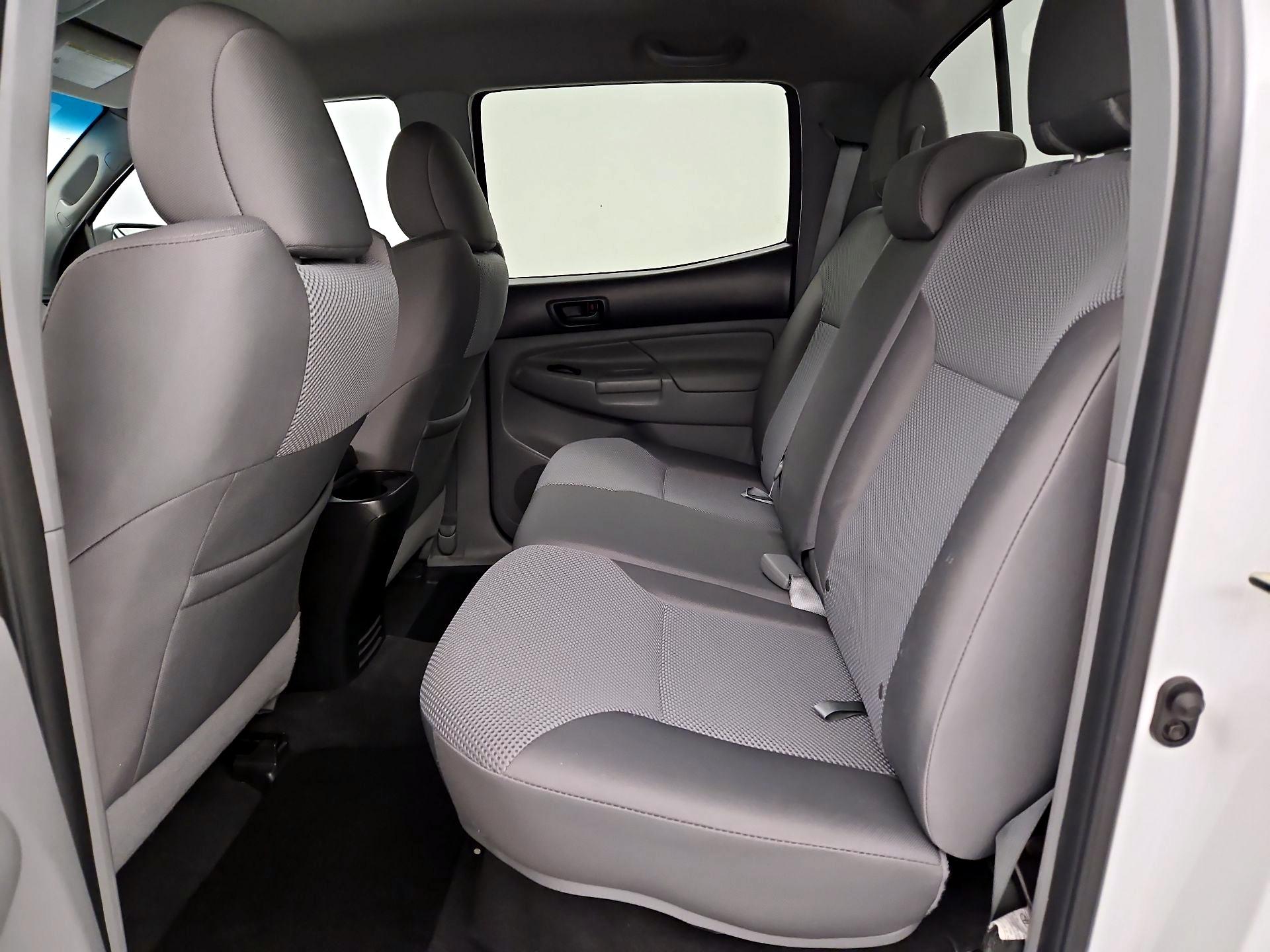 Thumbnail: 2015 Toyota Tacoma - 20