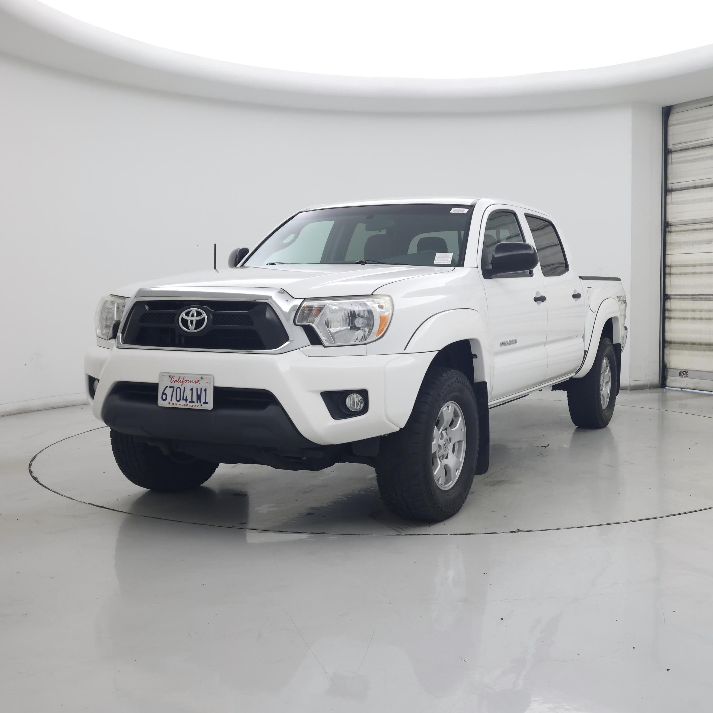 Thumbnail: 2015 Toyota Tacoma - 4