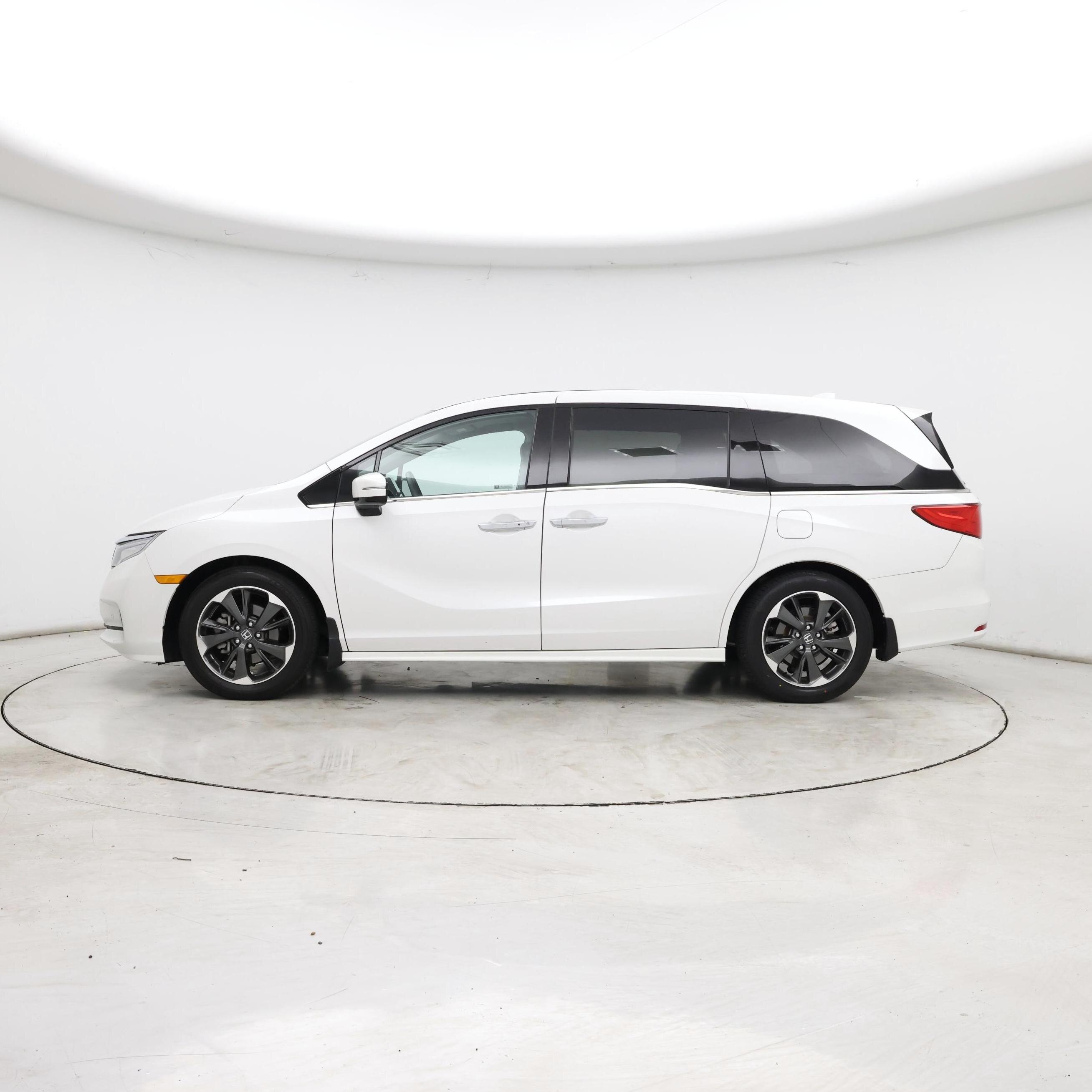 Thumbnail: 2023 Honda Odyssey - 3