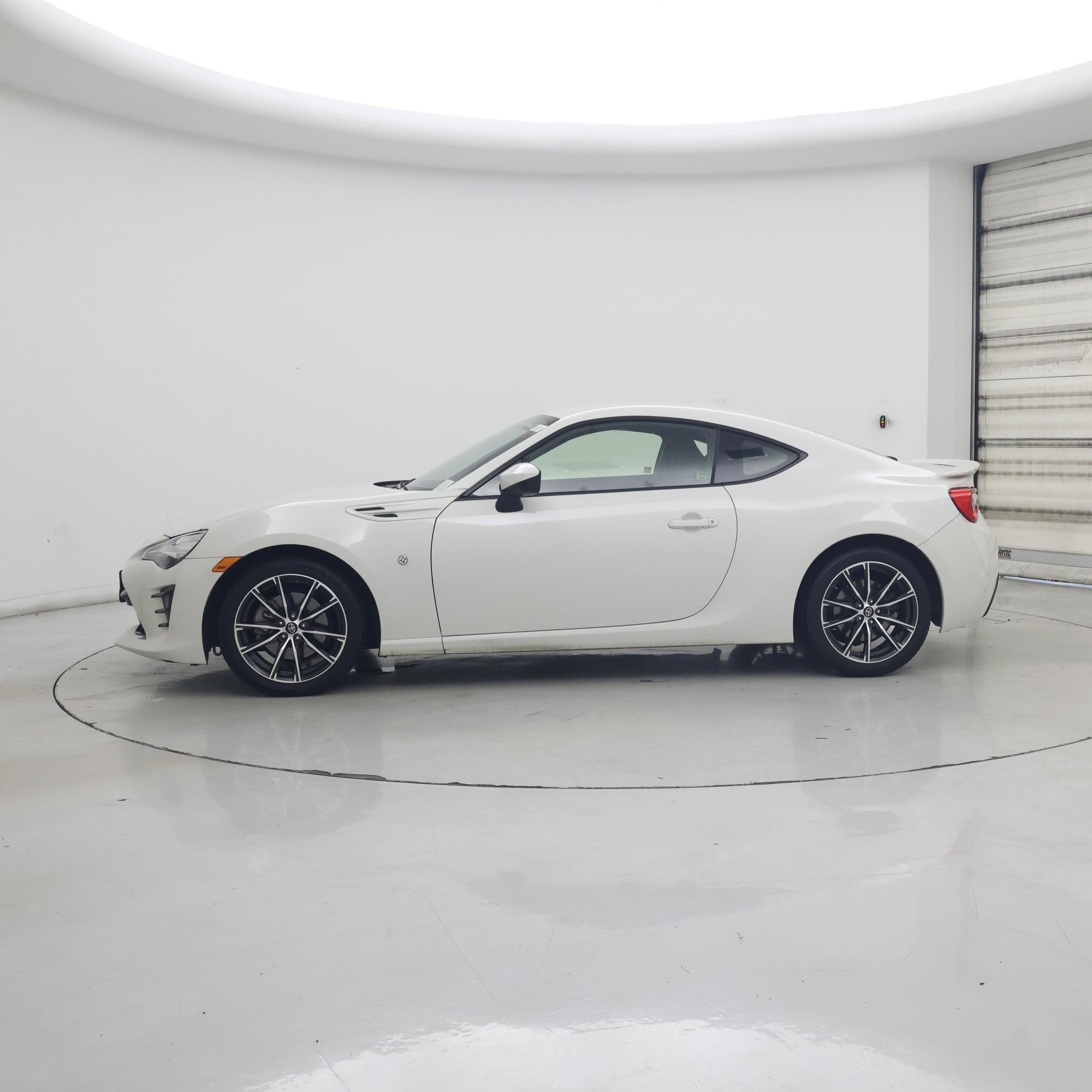 Thumbnail: 2017 Toyota 86 - 3