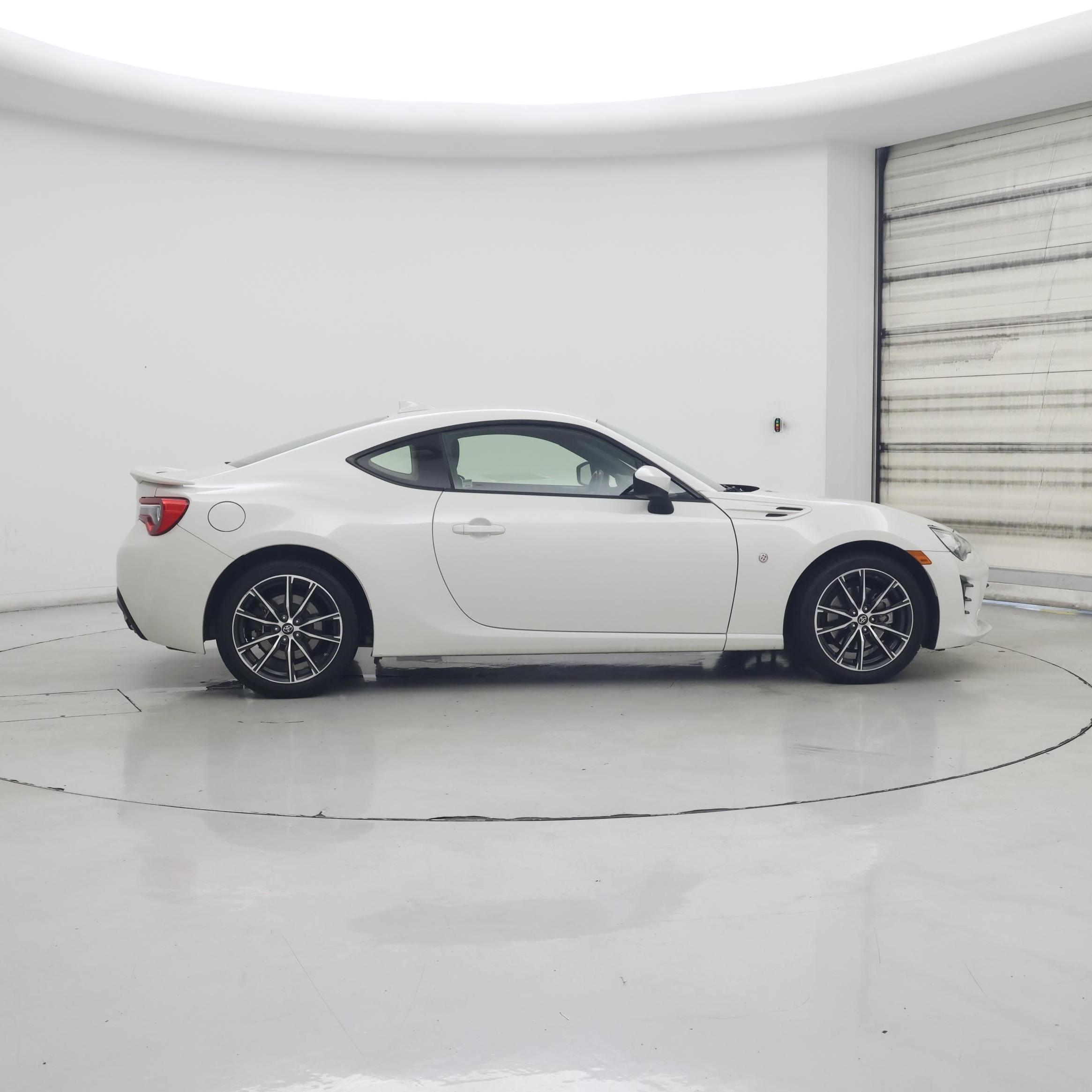 Thumbnail: 2017 Toyota 86 - 7