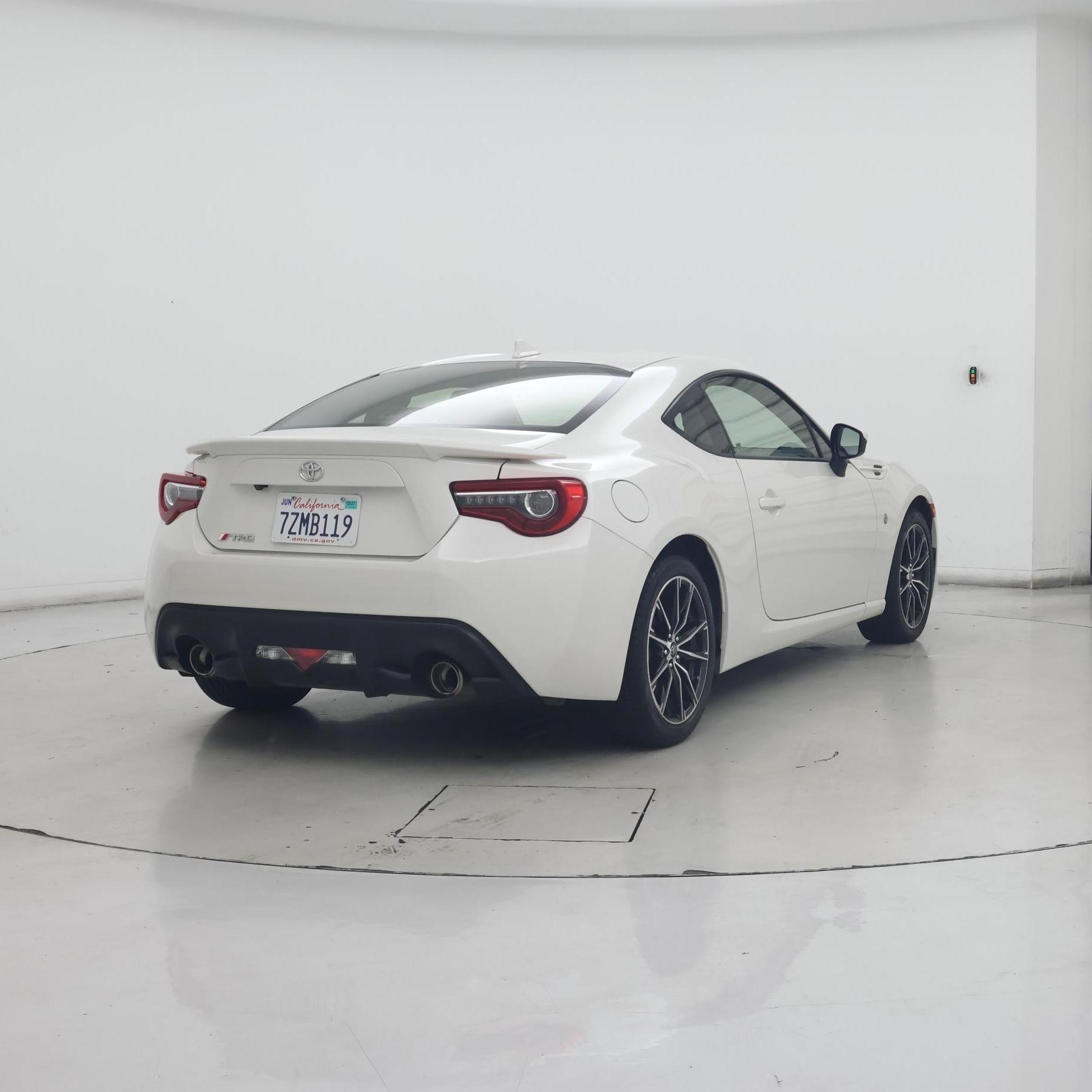 Thumbnail: 2017 Toyota 86 - 8