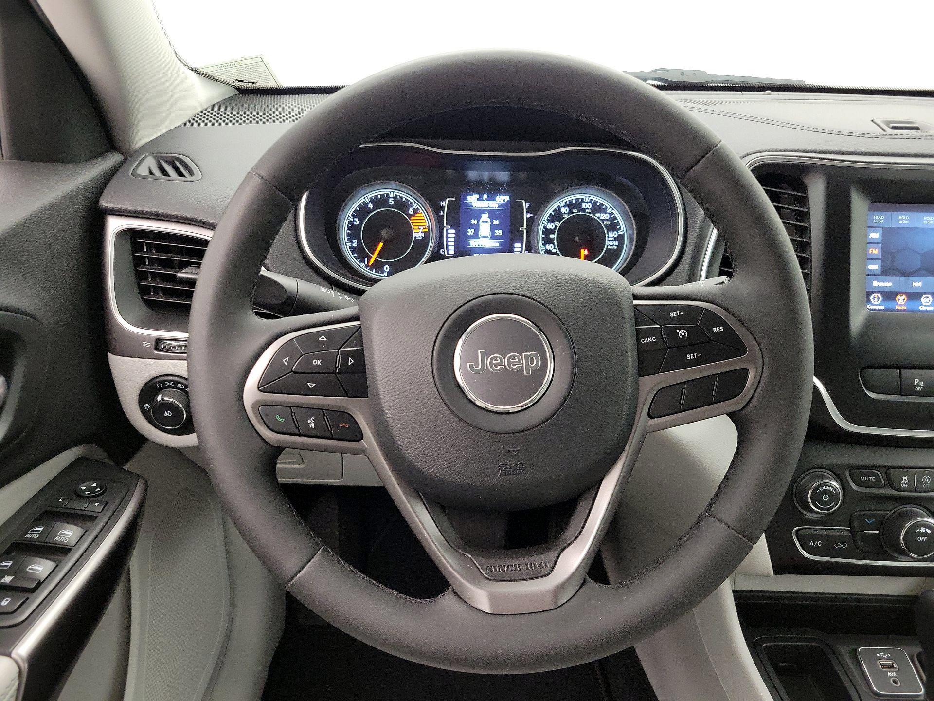 Thumbnail: 2021 Jeep Cherokee - 10