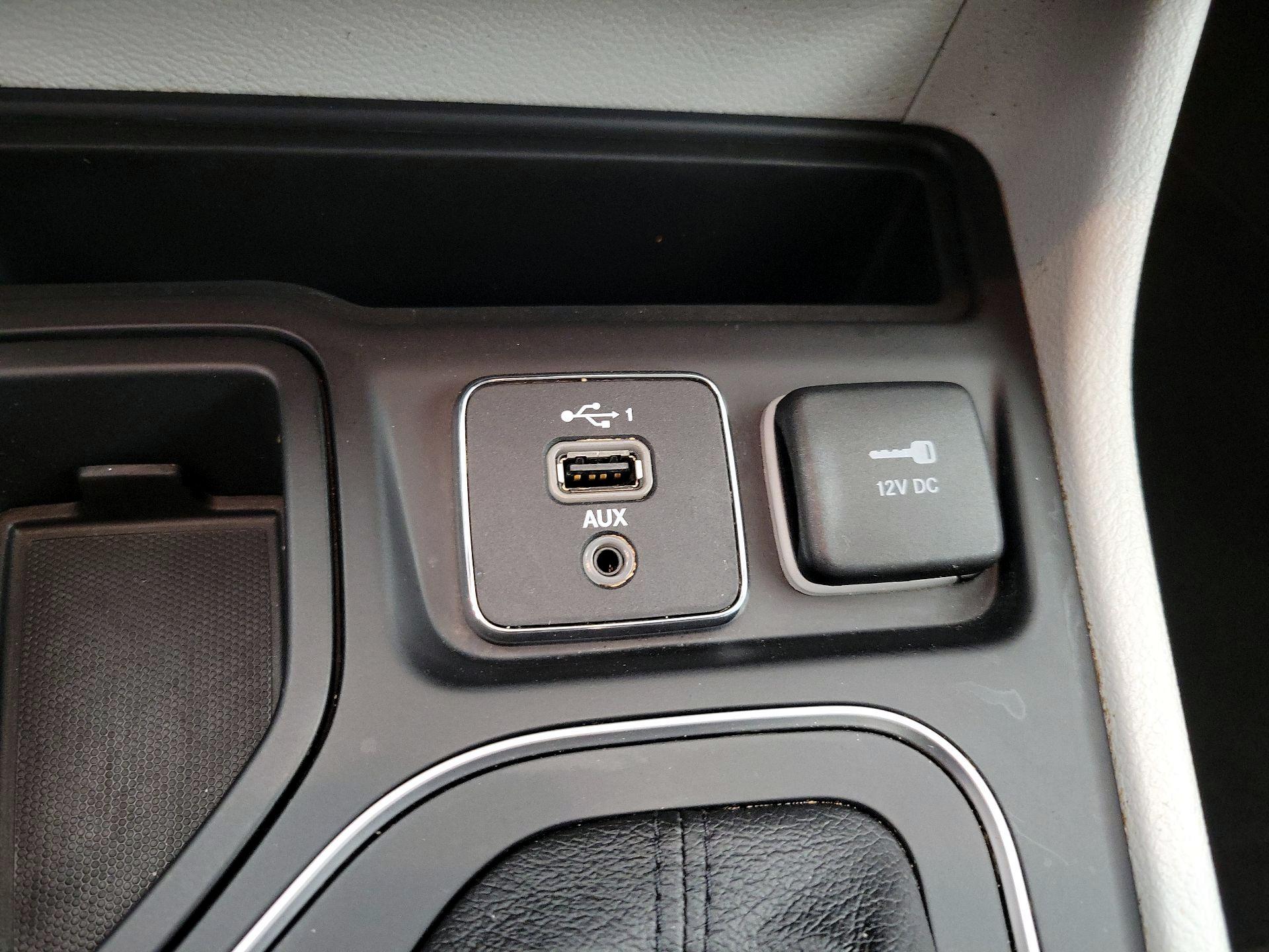 Thumbnail: 2021 Jeep Cherokee - 18