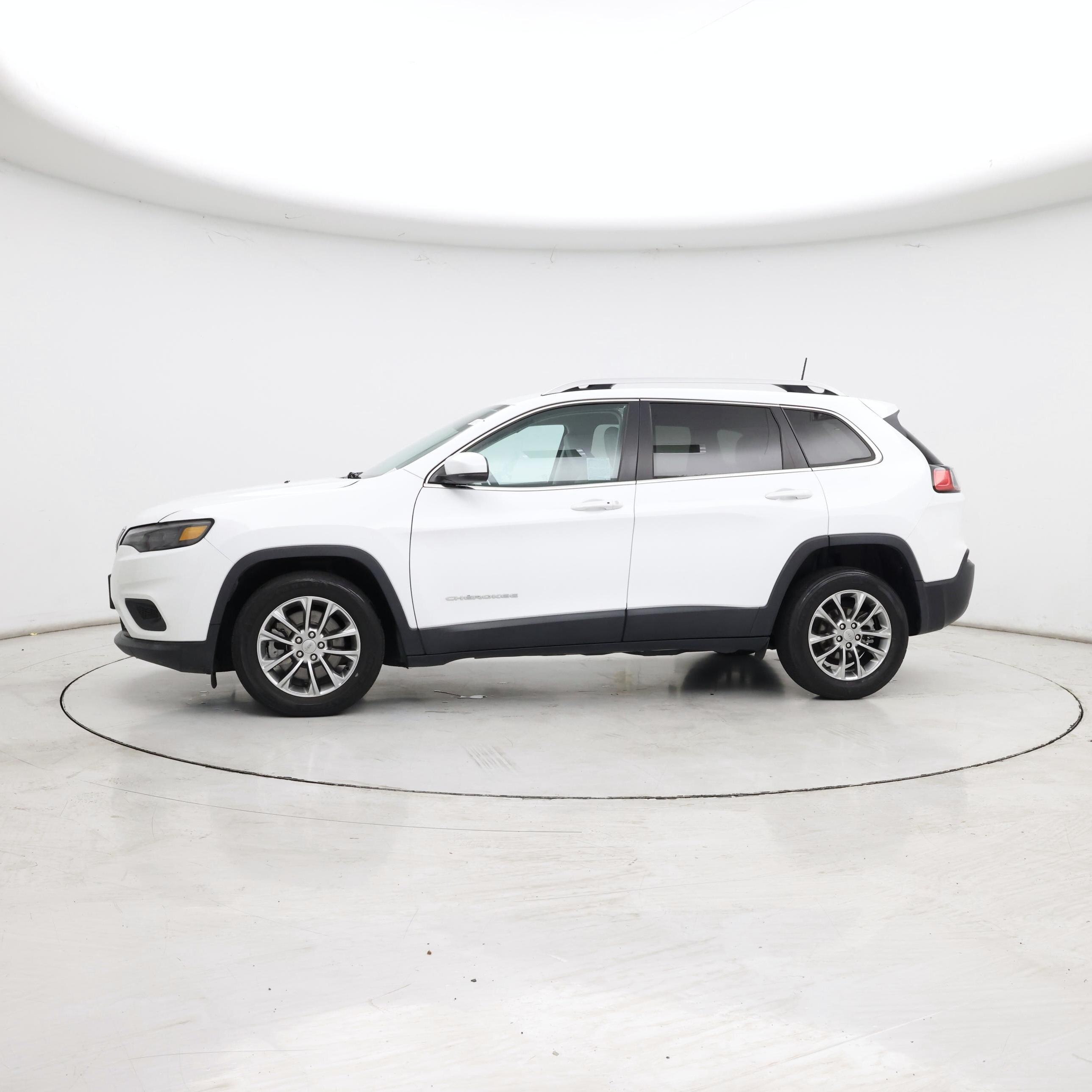 Thumbnail: 2021 Jeep Cherokee - 3