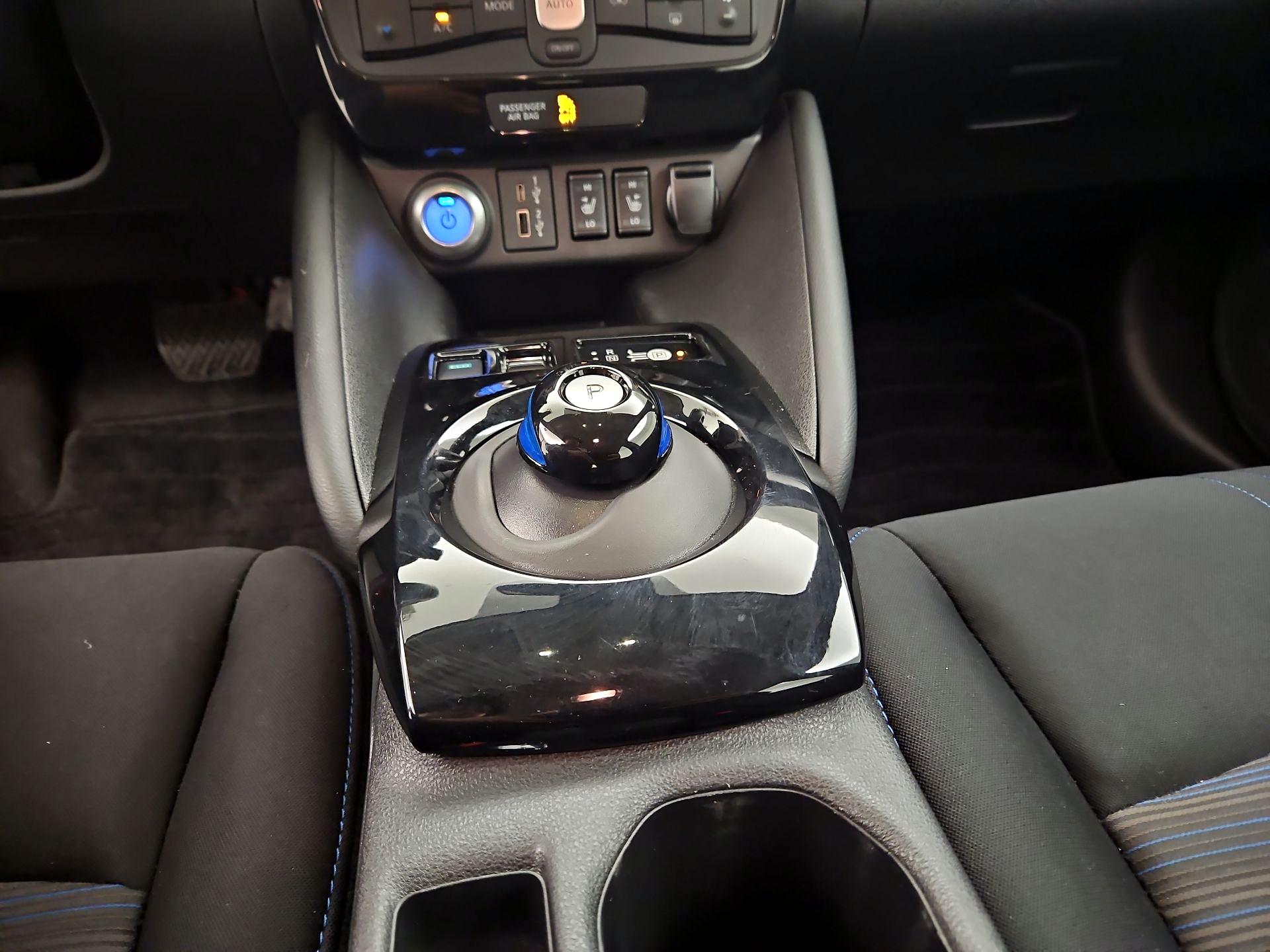 Thumbnail: 2023 Nissan Leaf - 18