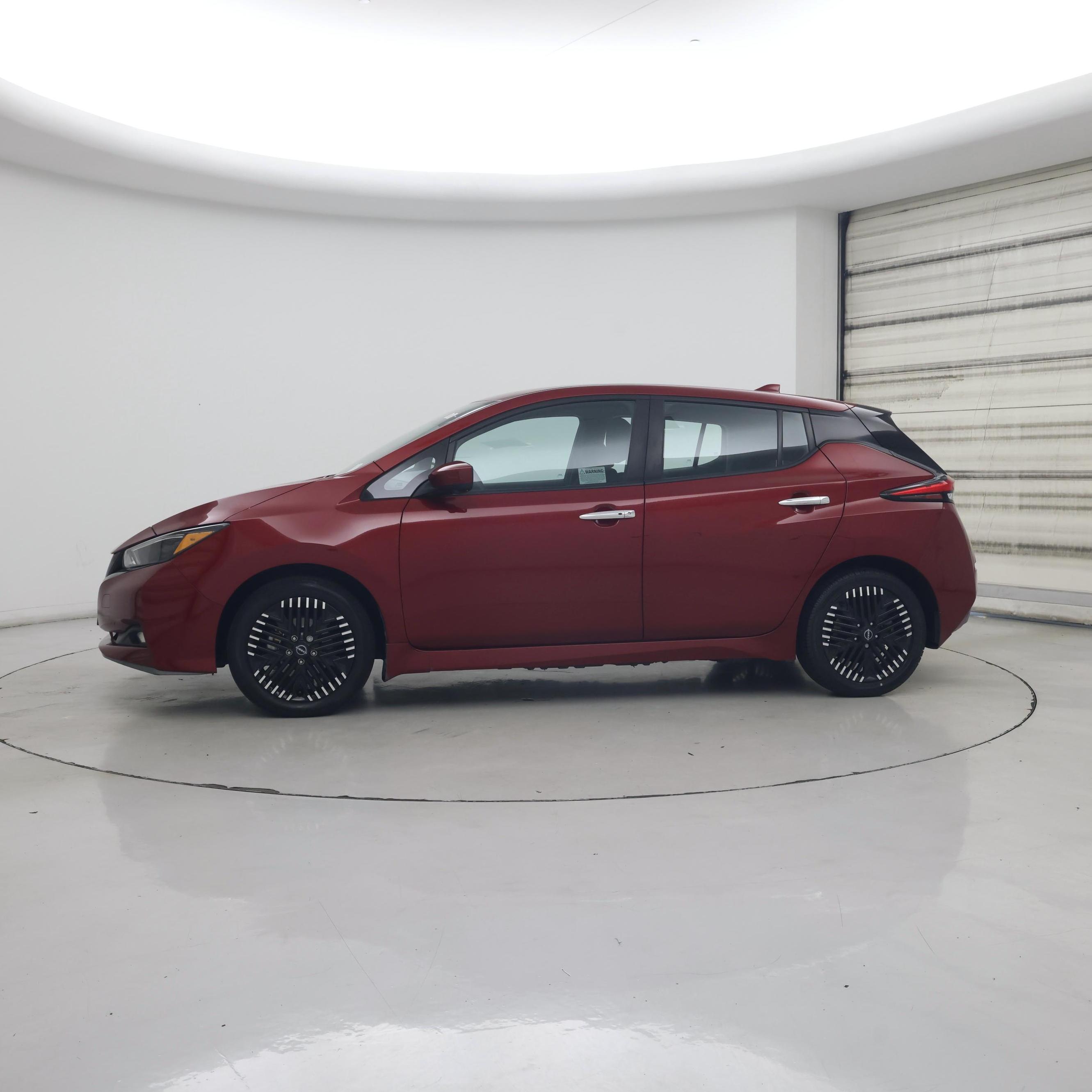 Thumbnail: 2023 Nissan Leaf - 3