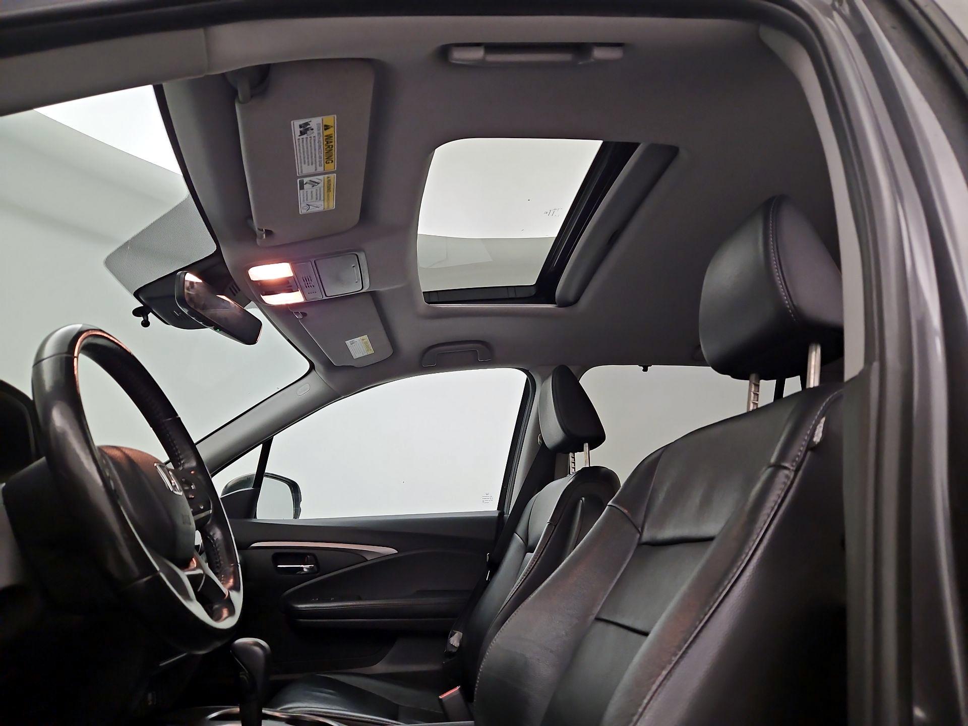 Thumbnail: 2019 Honda Pilot - 19