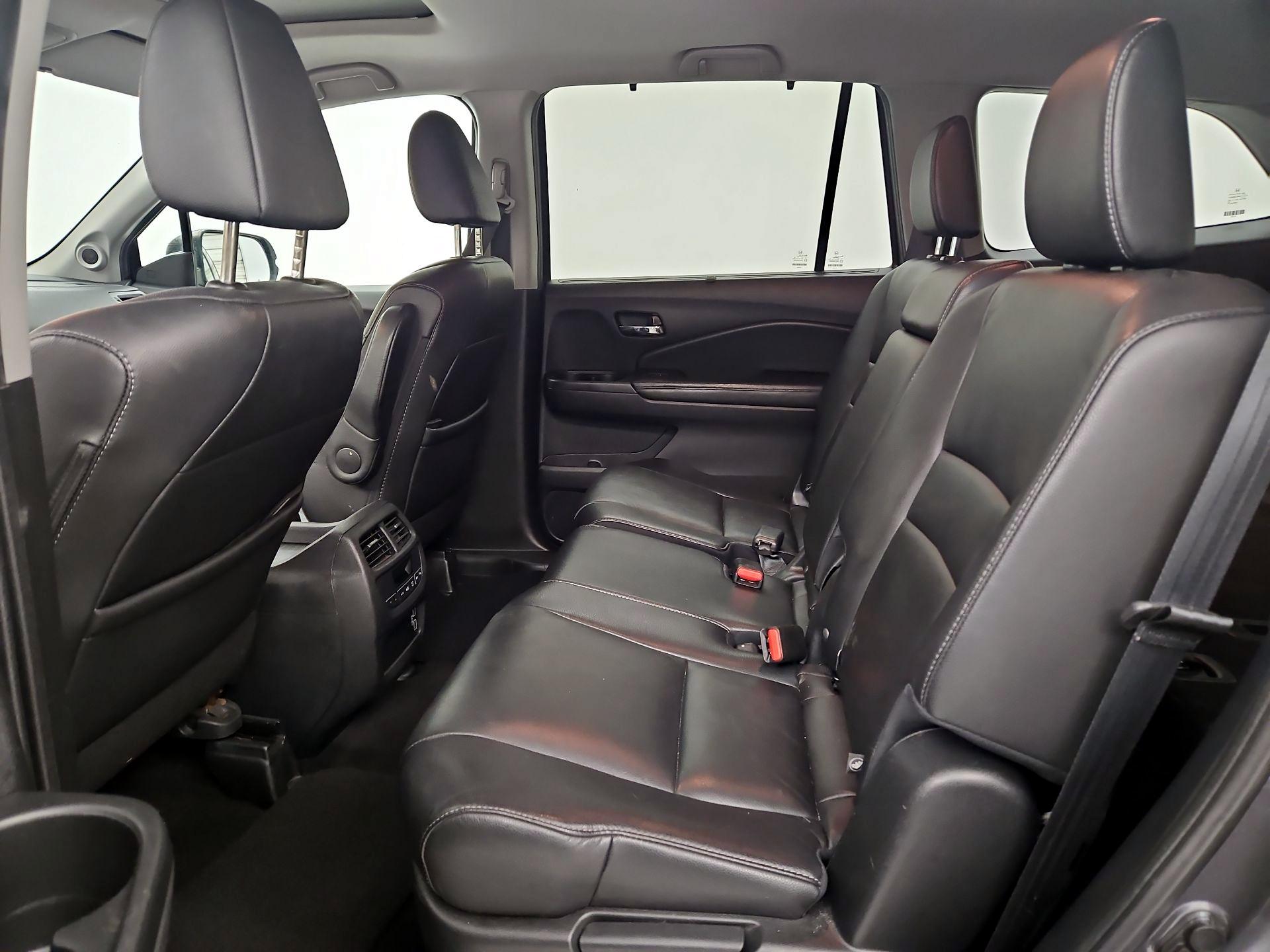 Thumbnail: 2019 Honda Pilot - 20