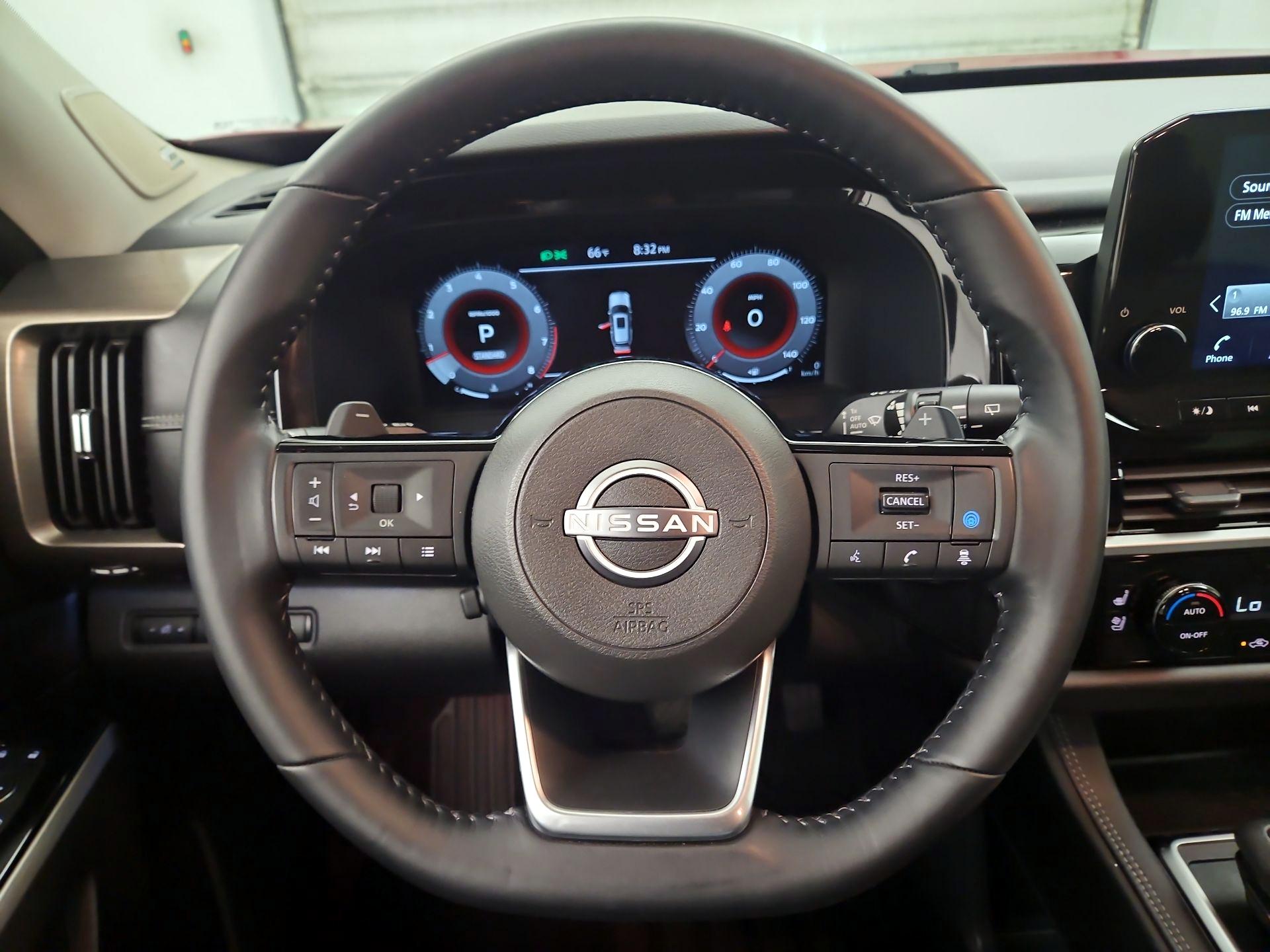 Thumbnail: 2023 Nissan Pathfinder - 10