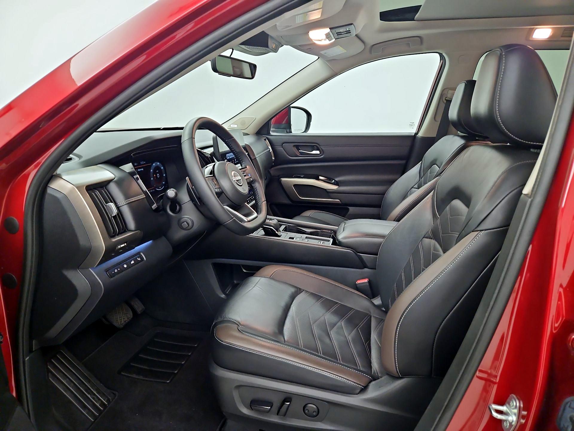 Thumbnail: 2023 Nissan Pathfinder - 11