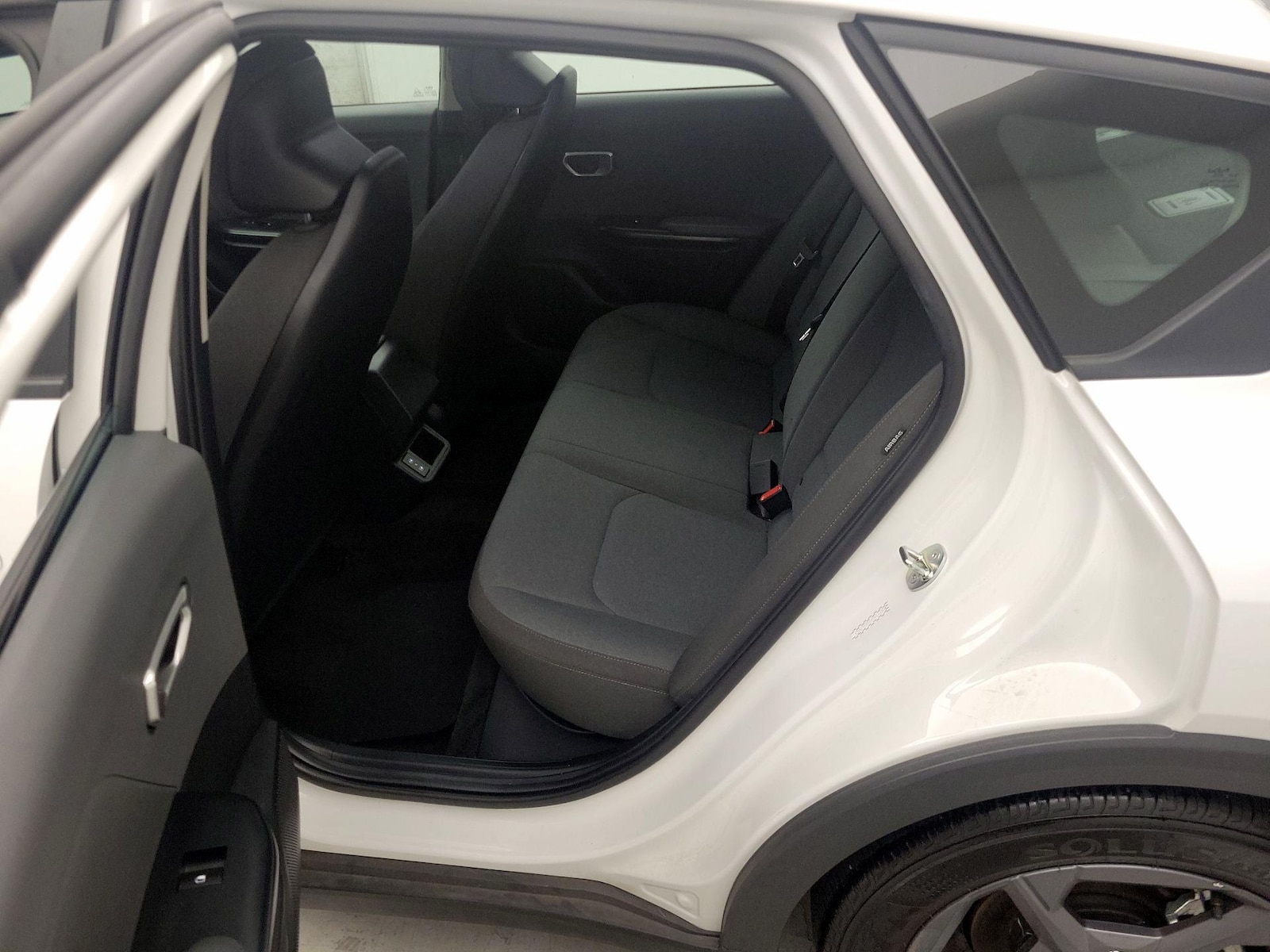 2025 Kia K4 LXS - Photo 20