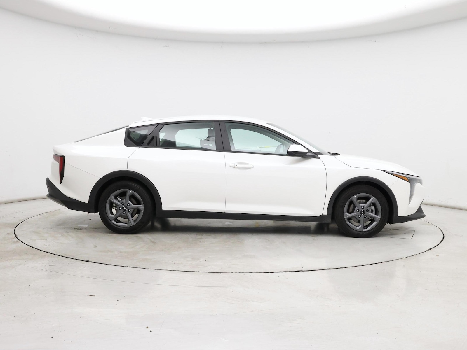 2025 Kia K4 LXS - Photo 8