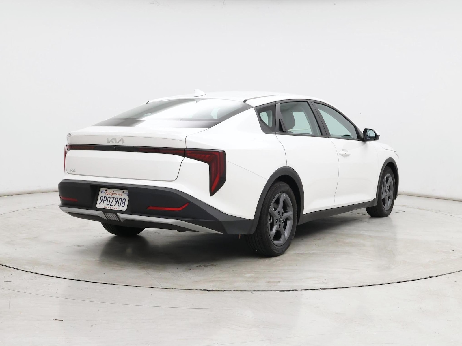 2025 Kia K4 LXS - Photo 9