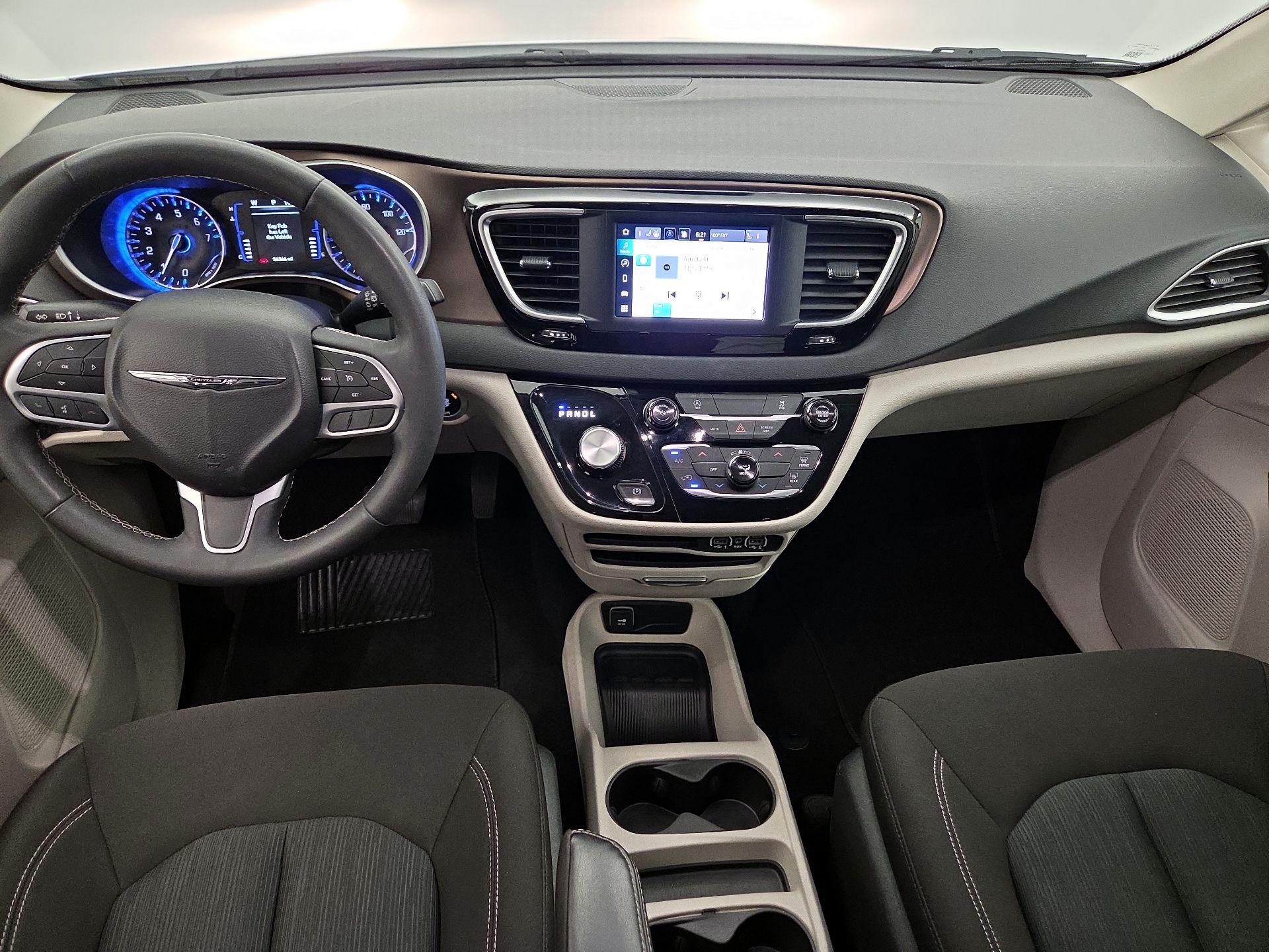Thumbnail: 2024 Chrysler Voyager - 9