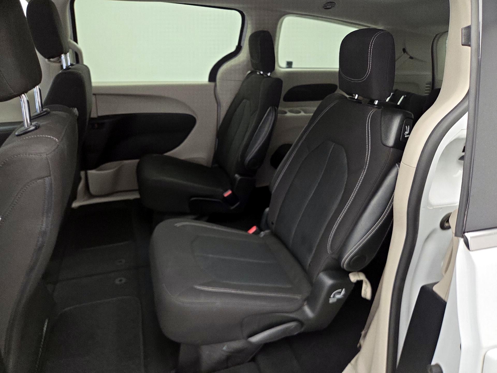 Thumbnail: 2024 Chrysler Voyager - 19