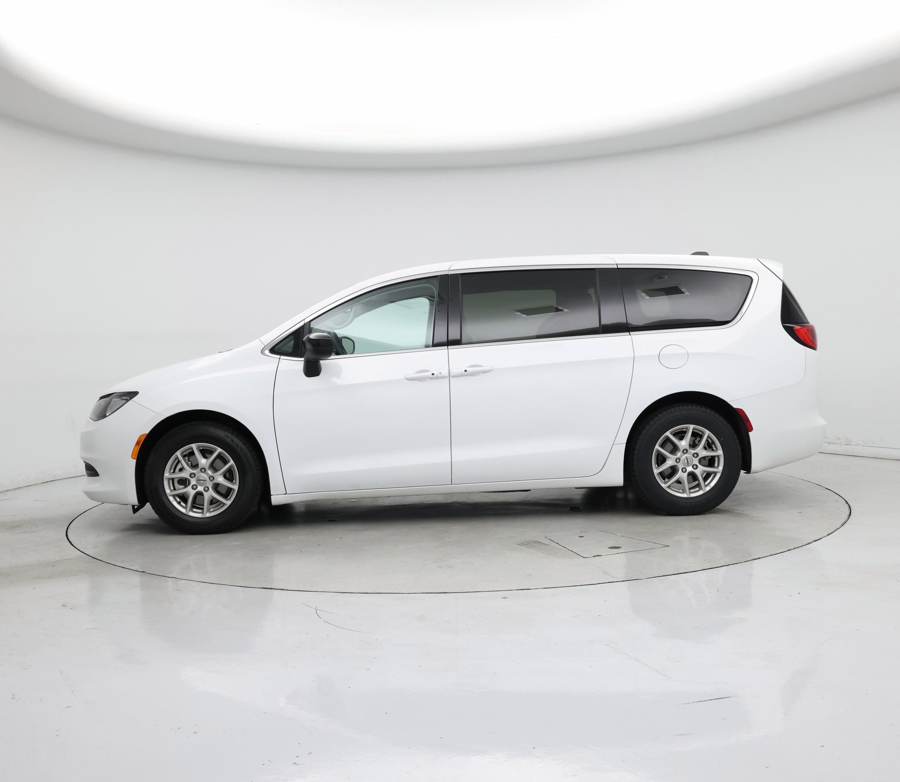 Thumbnail: 2024 Chrysler Voyager - 3