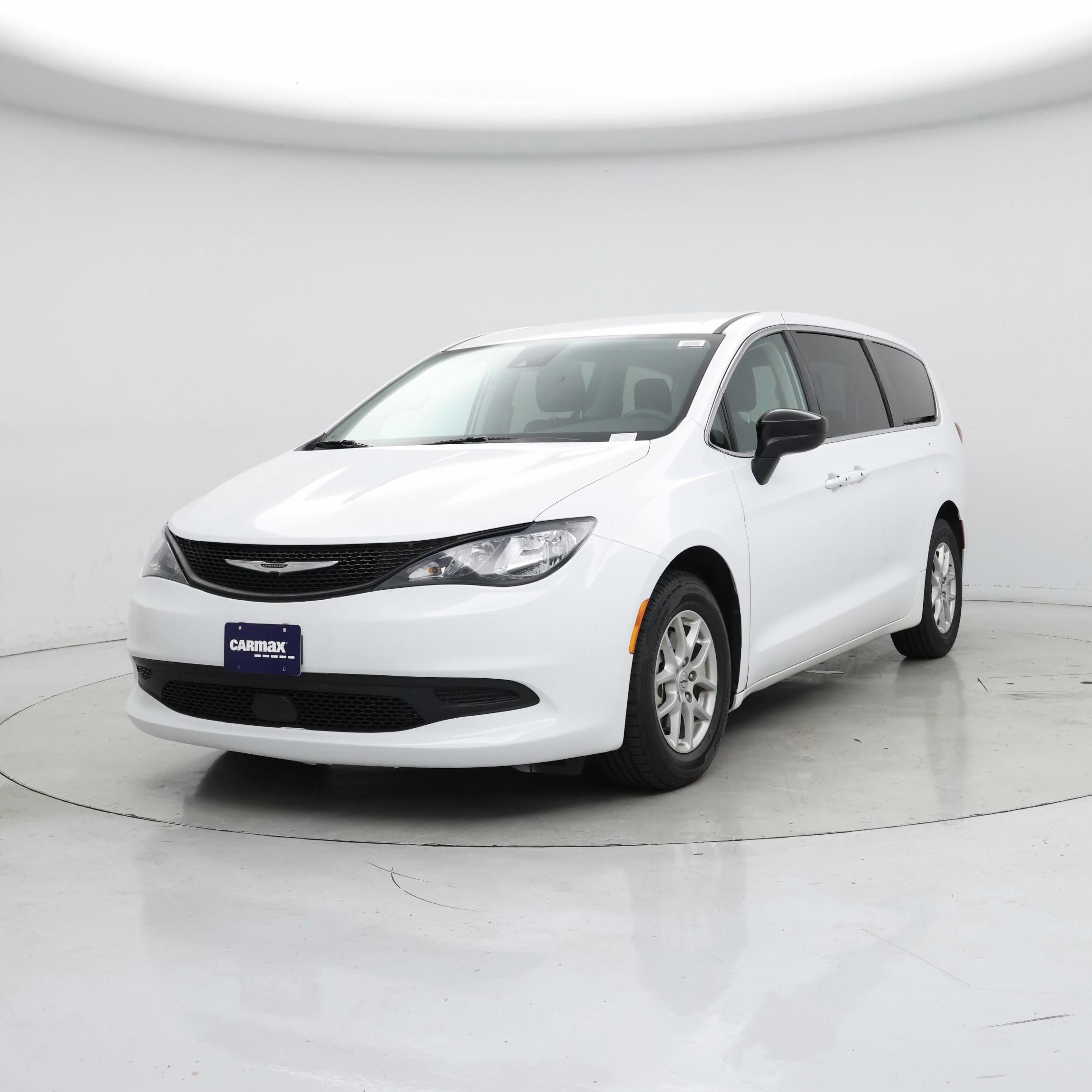 Thumbnail: 2024 Chrysler Voyager - 4