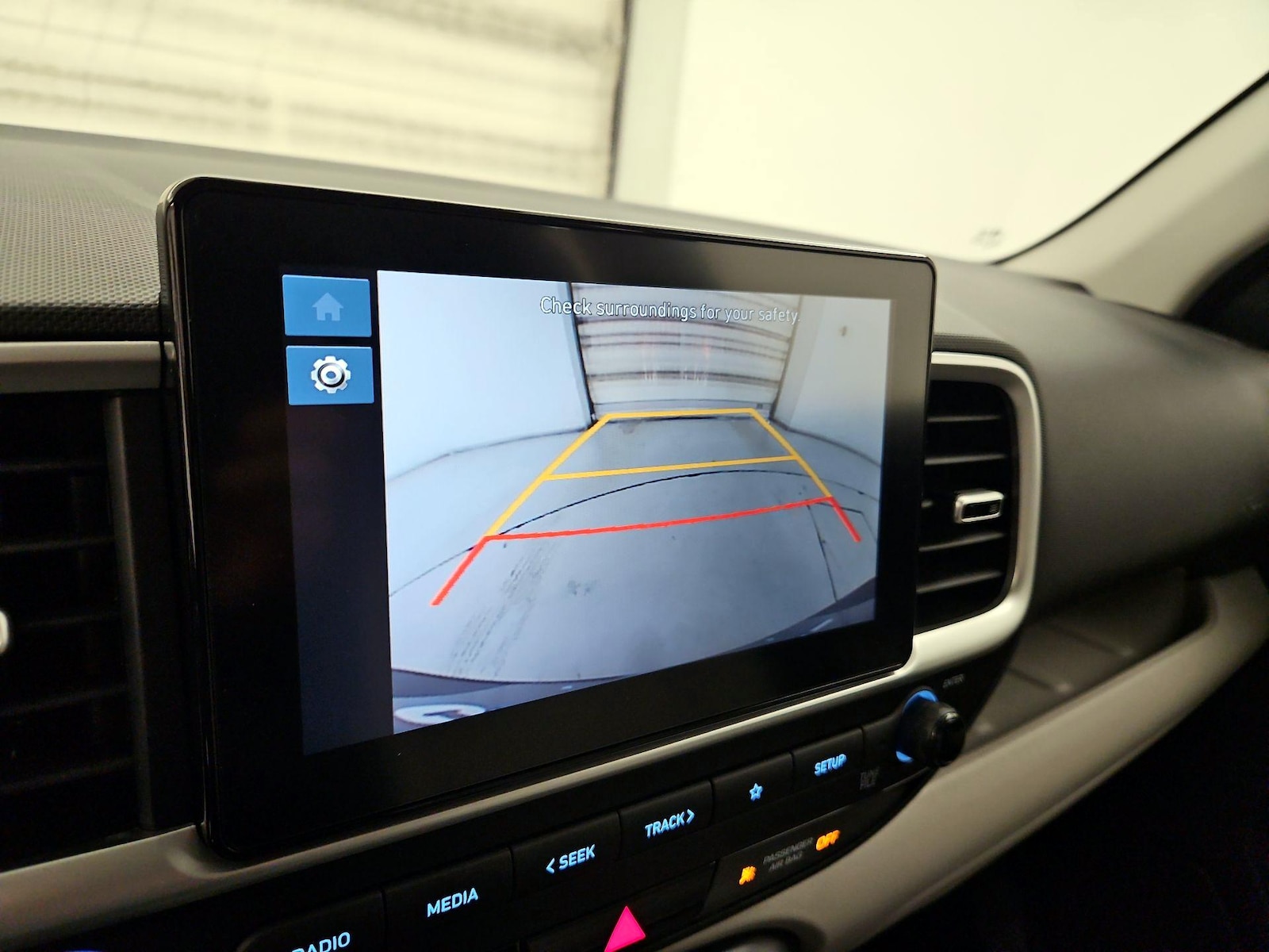 2025 Hyundai Venue SEL - Photo 15