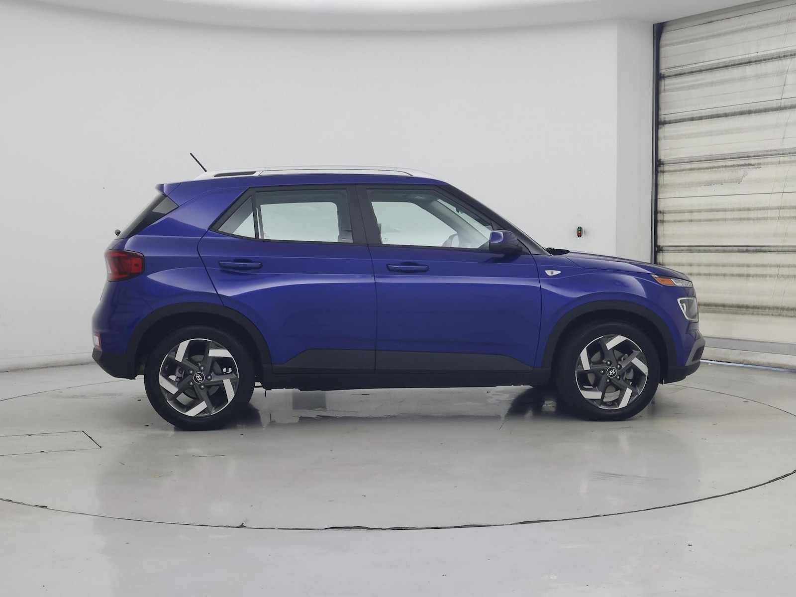 2025 Hyundai Venue SEL - Photo 8