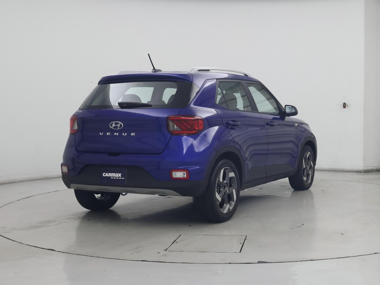2025 Hyundai Venue SEL - Photo 9