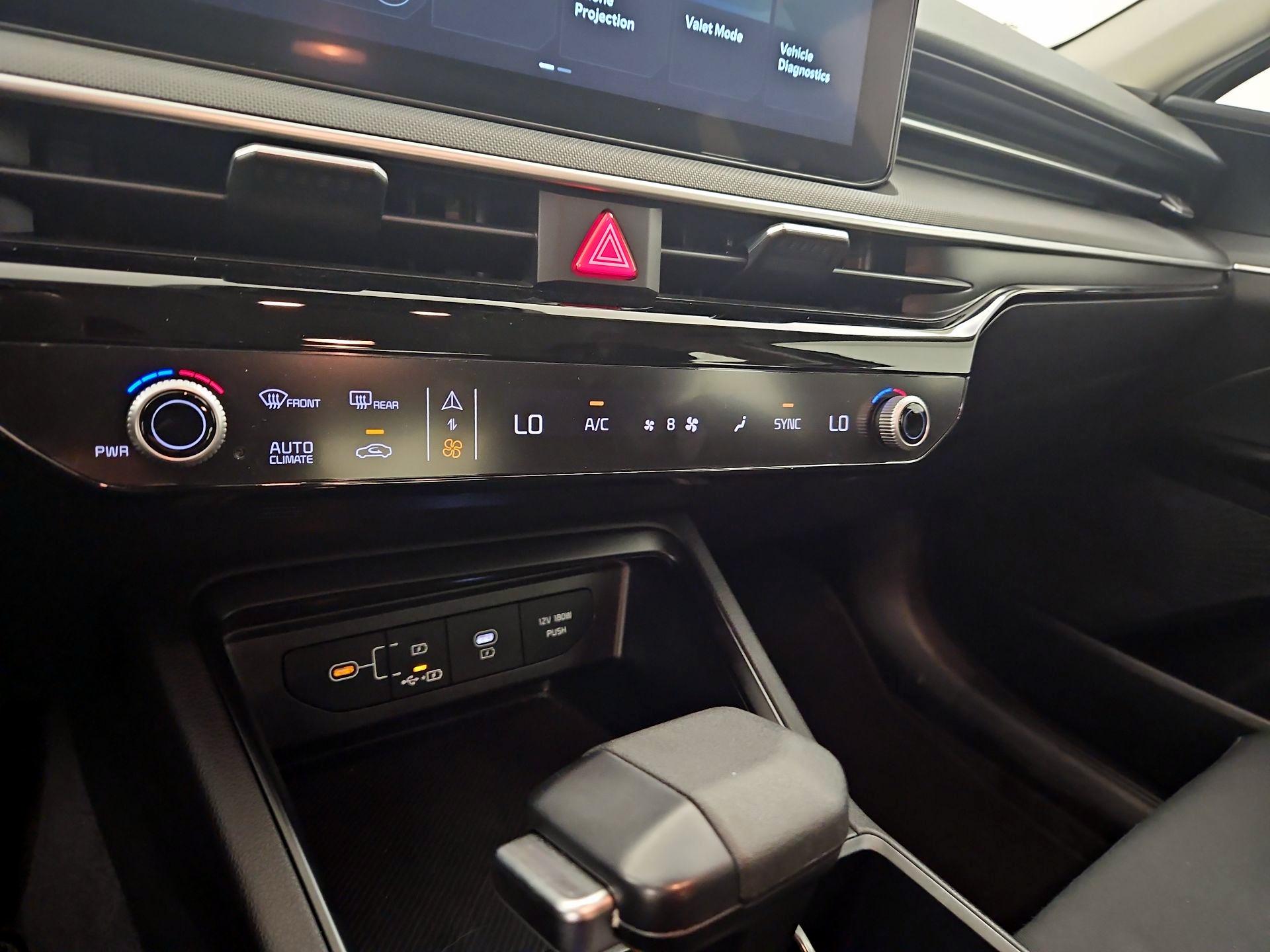 Thumbnail: 2025 Kia K5 - 16