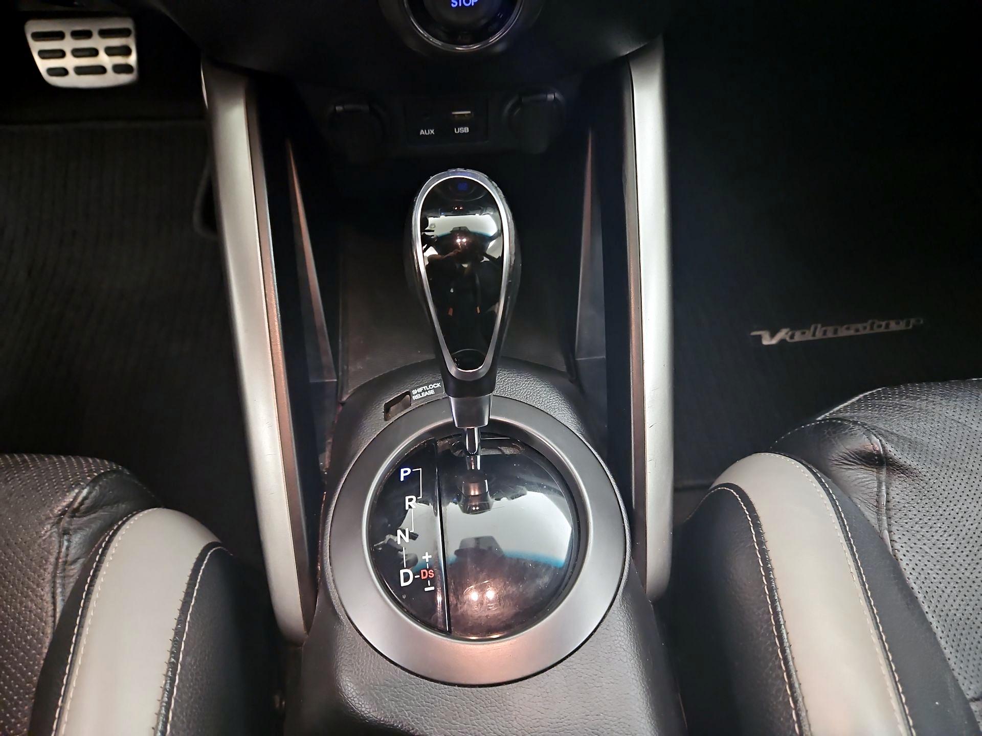 Thumbnail: 2016 Hyundai Veloster - 18