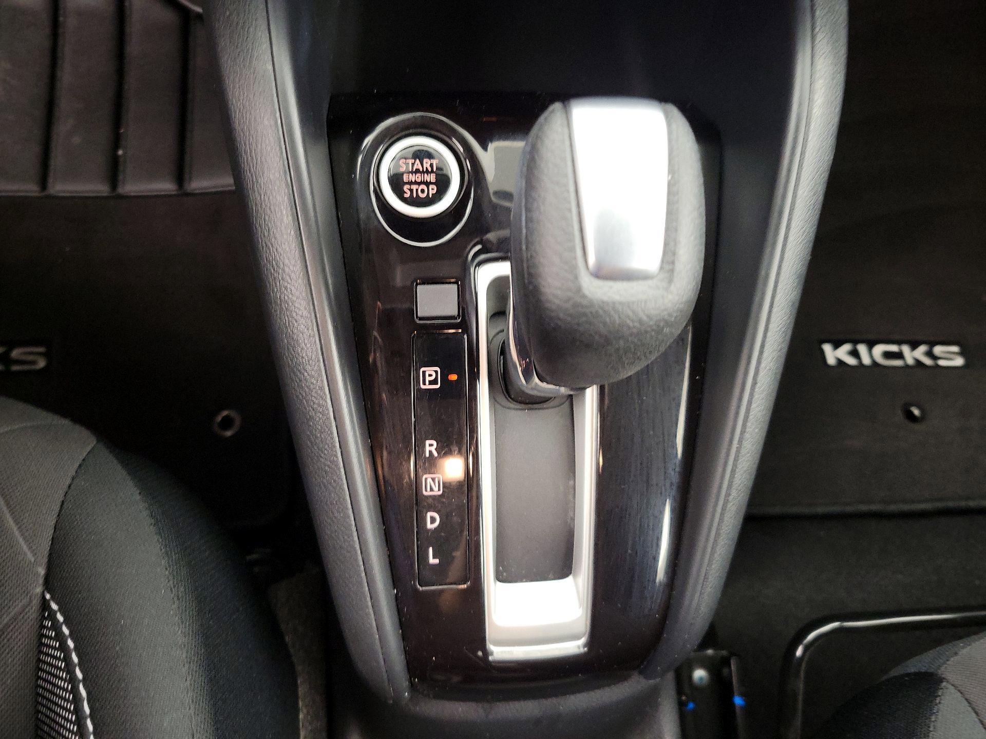 Thumbnail: 2020 Nissan Kicks - 17
