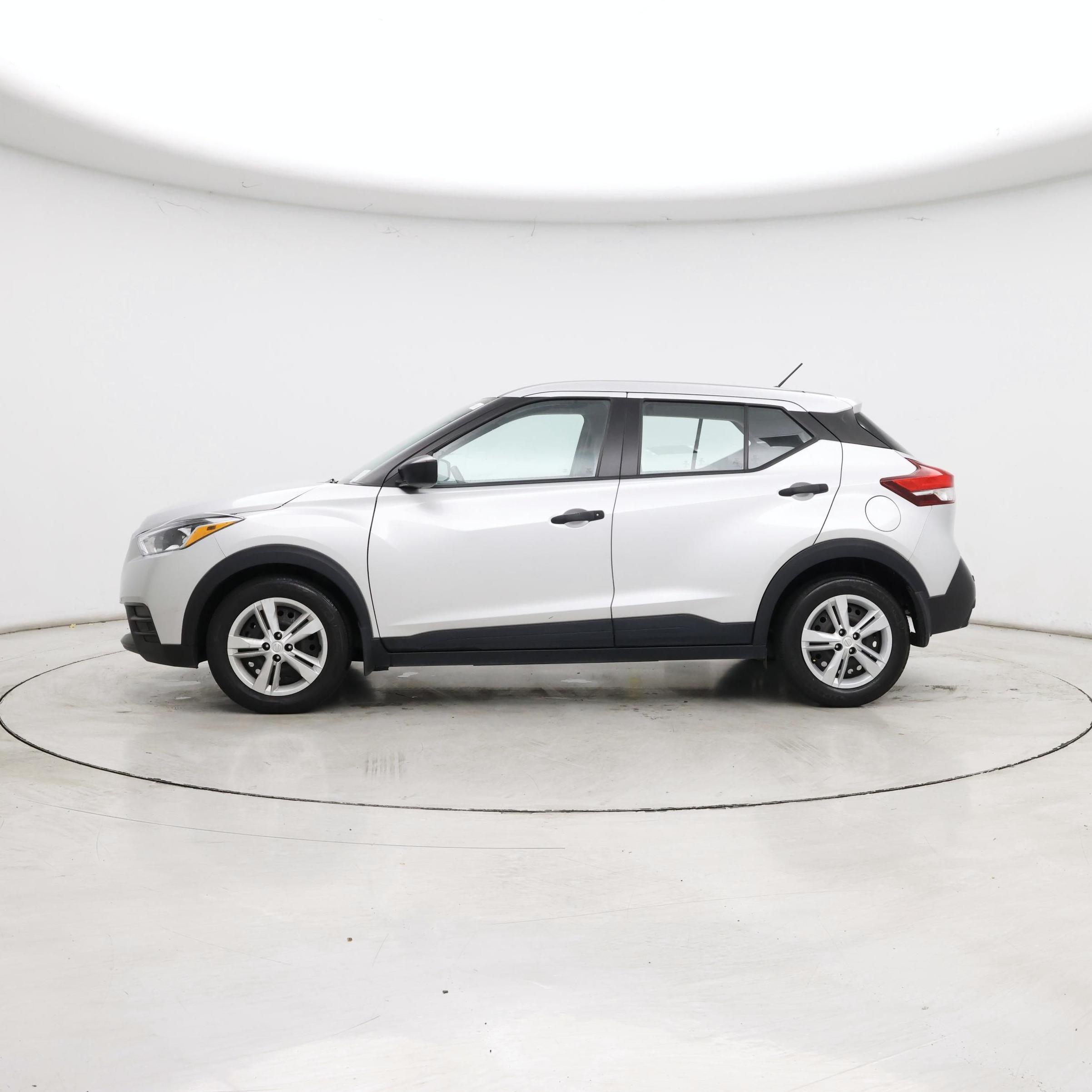 Thumbnail: 2020 Nissan Kicks - 3