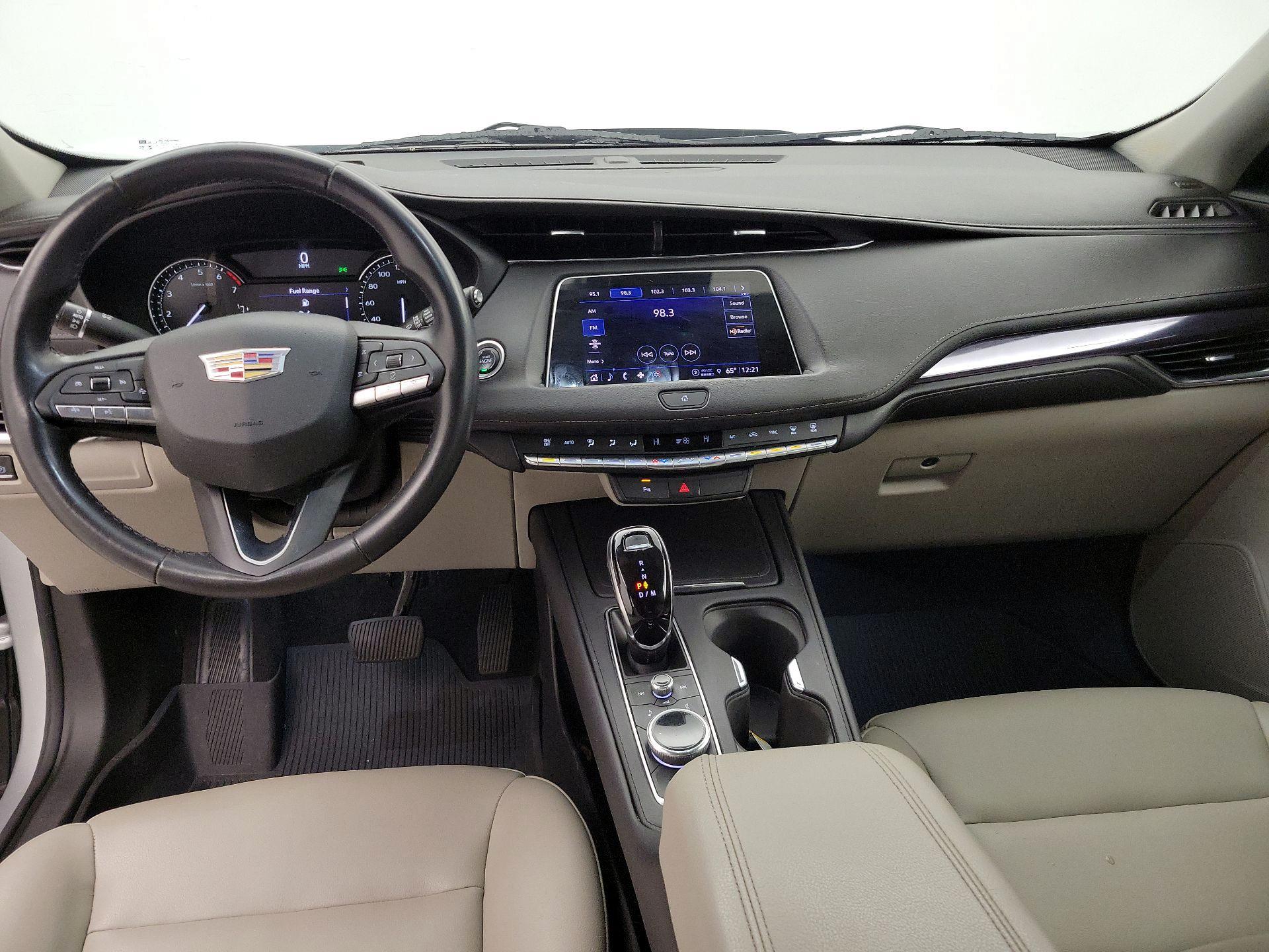 Thumbnail: 2022 Cadillac XT4 - 9