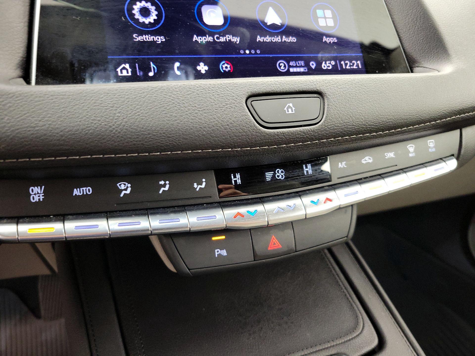 Thumbnail: 2022 Cadillac XT4 - 16