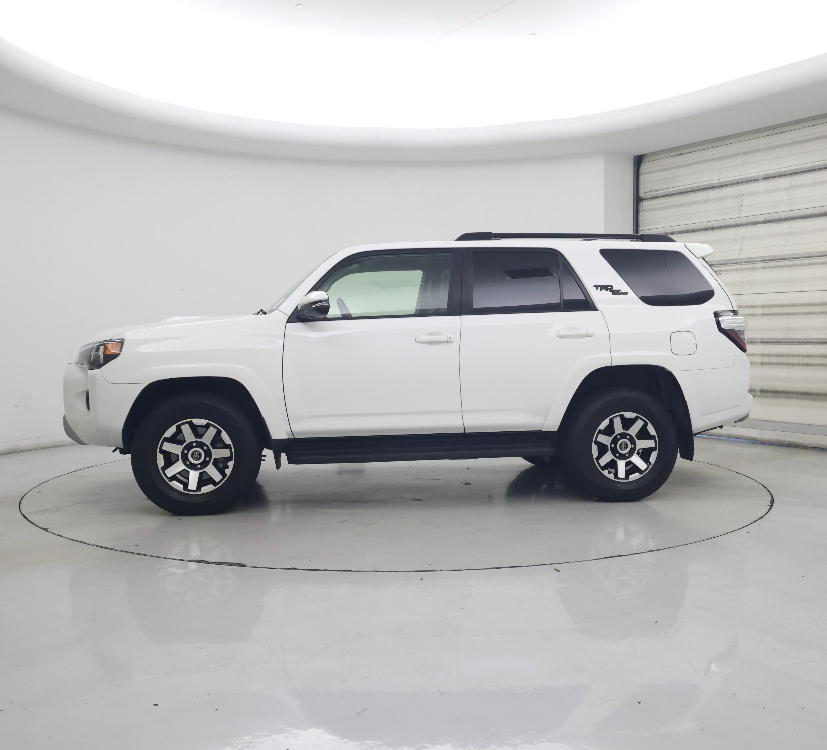 Thumbnail: 2023 Toyota 4Runner - 3