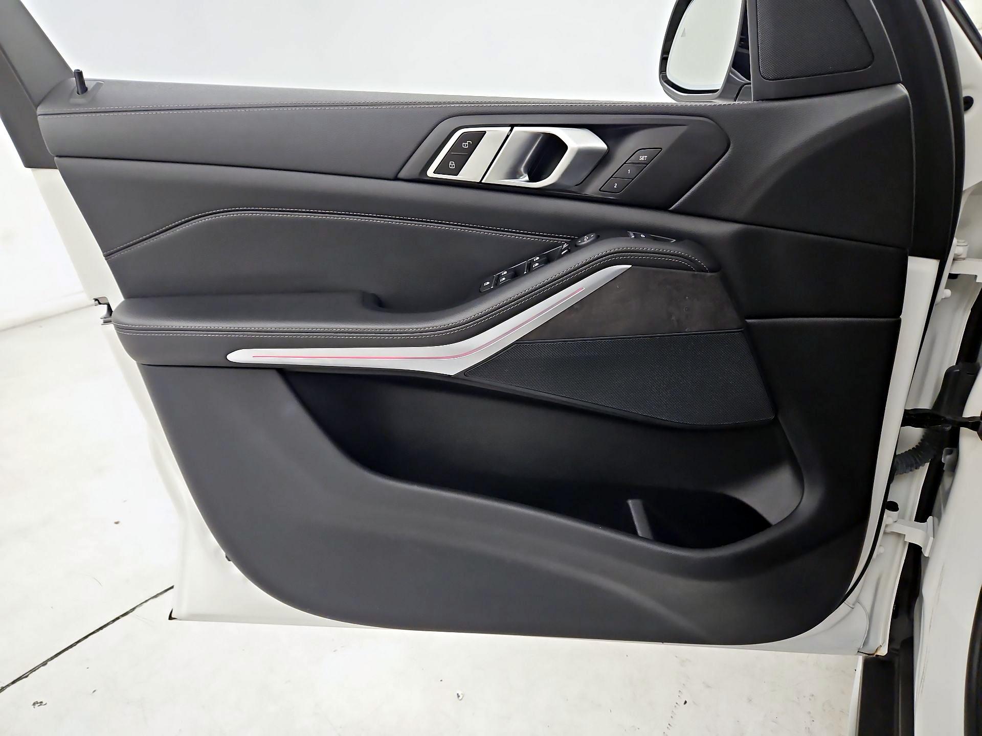 Thumbnail: 2022 BMW X5 - 12