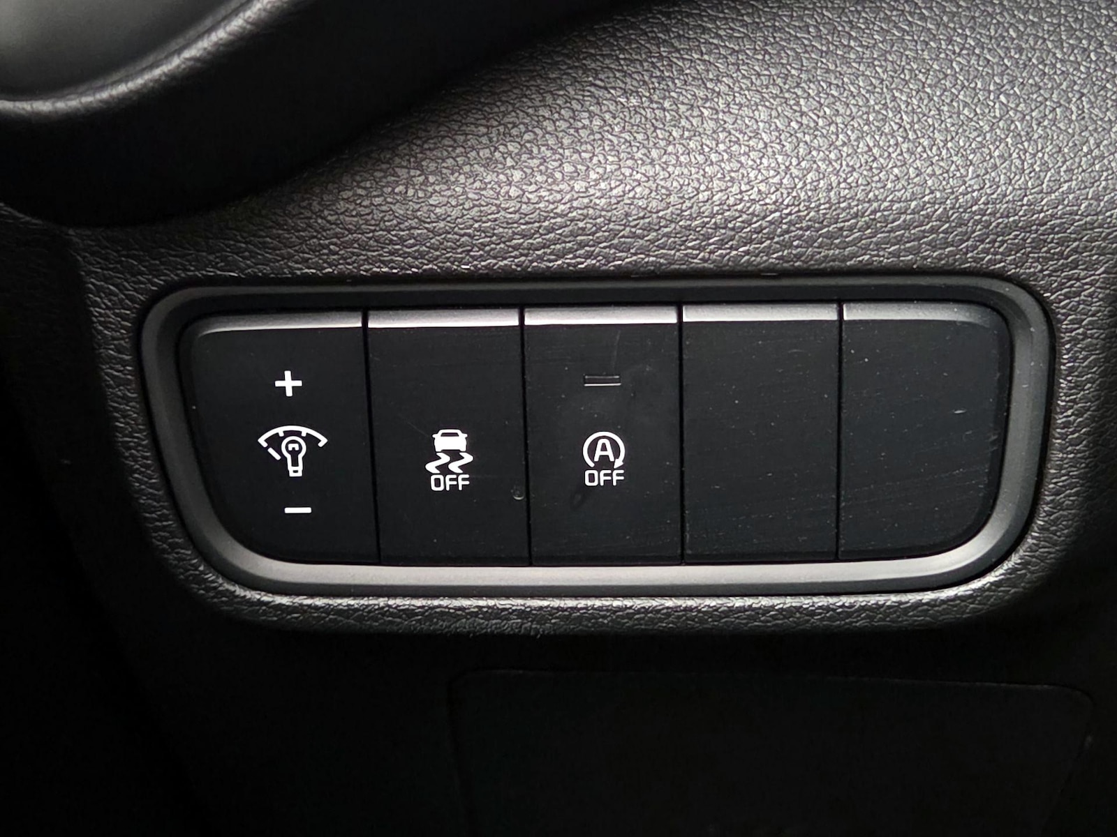 2025 Kia Soul LX - Photo 14