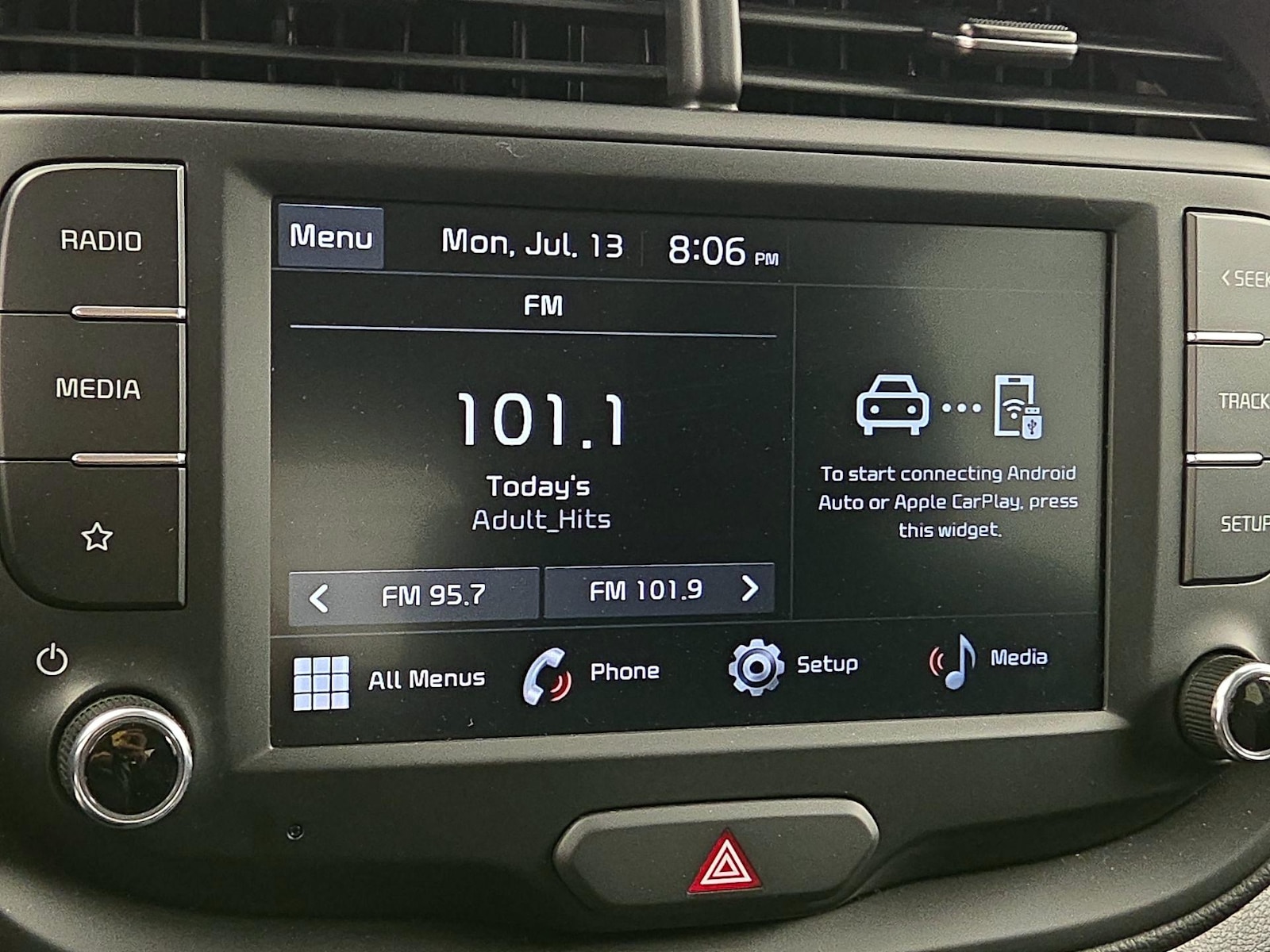 2025 Kia Soul LX - Photo 16
