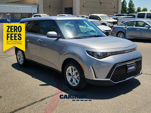 Silver 2025 Kia Soul SUV / Crossover Front-Wheel Drive Automatic