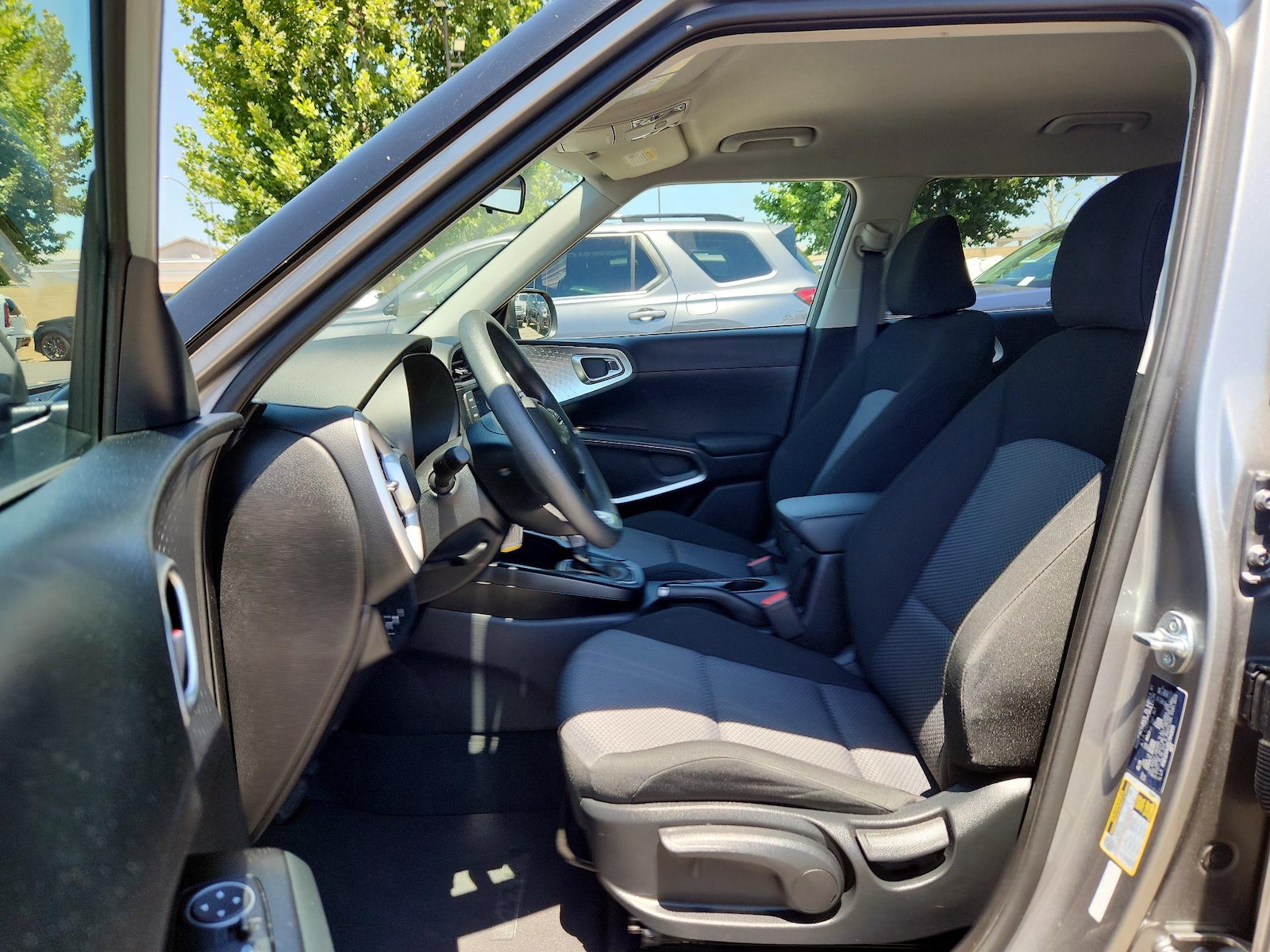 2025 Kia Soul LX - Photo 11