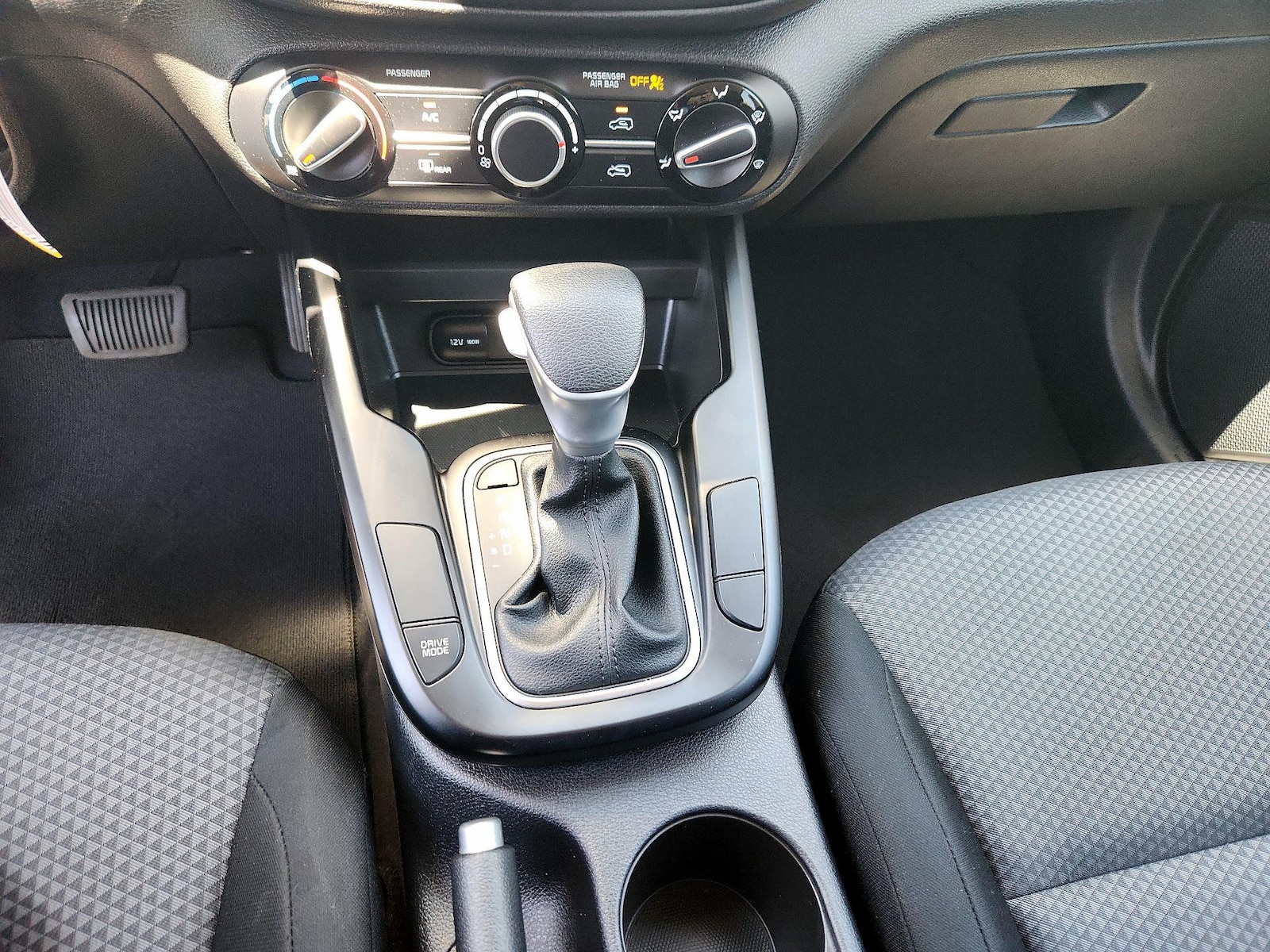 2025 Kia Soul LX - Photo 17