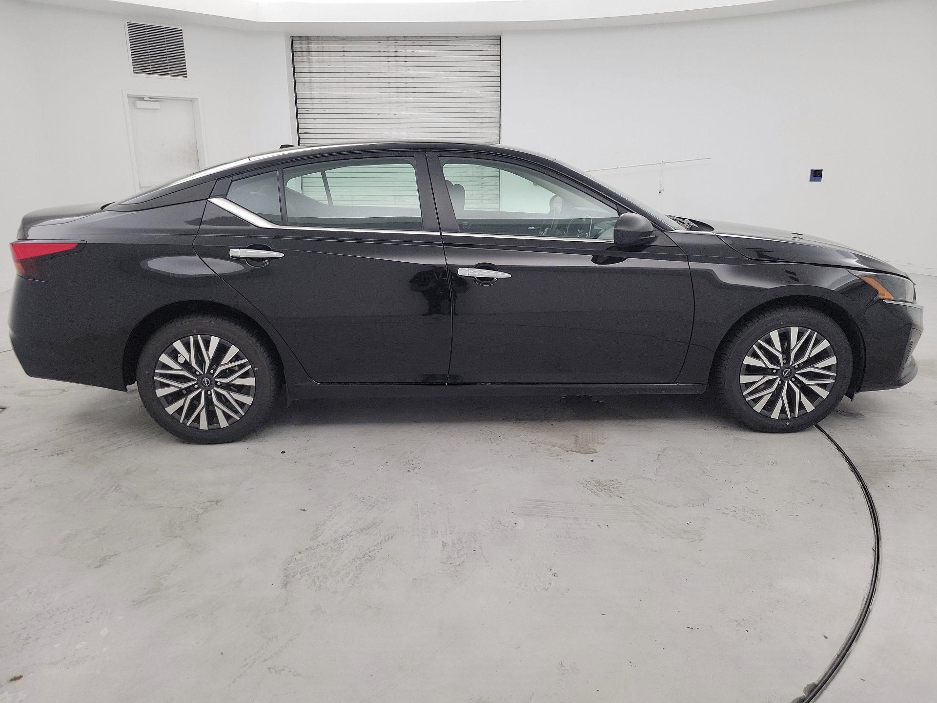 Thumbnail: 2024 Nissan Altima - 4