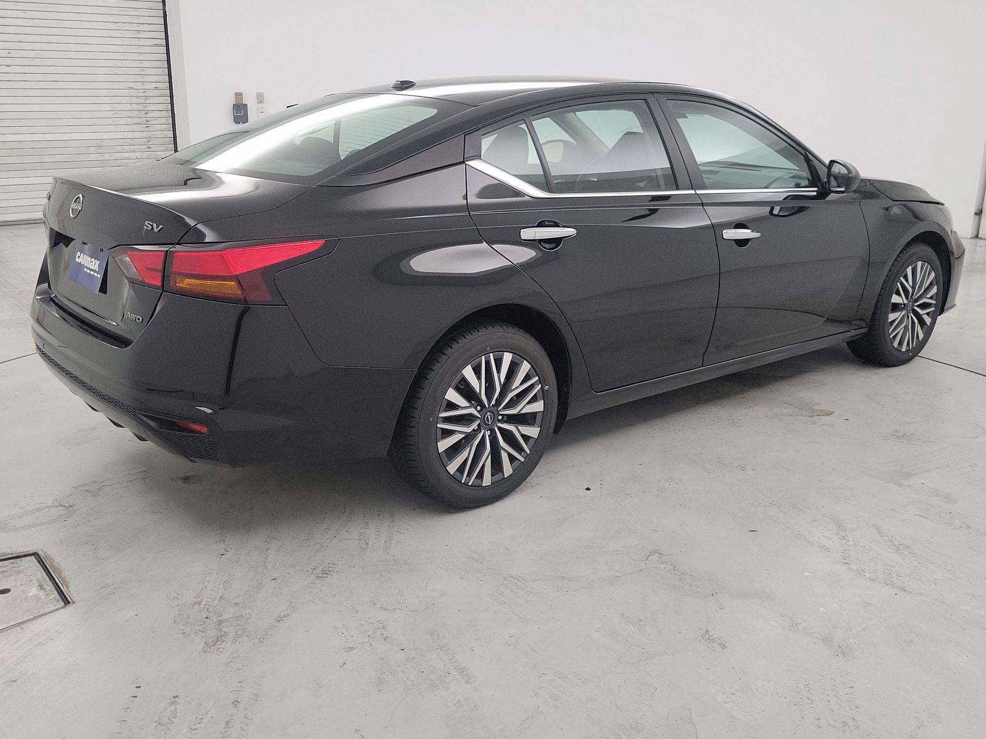 Thumbnail: 2024 Nissan Altima - 5