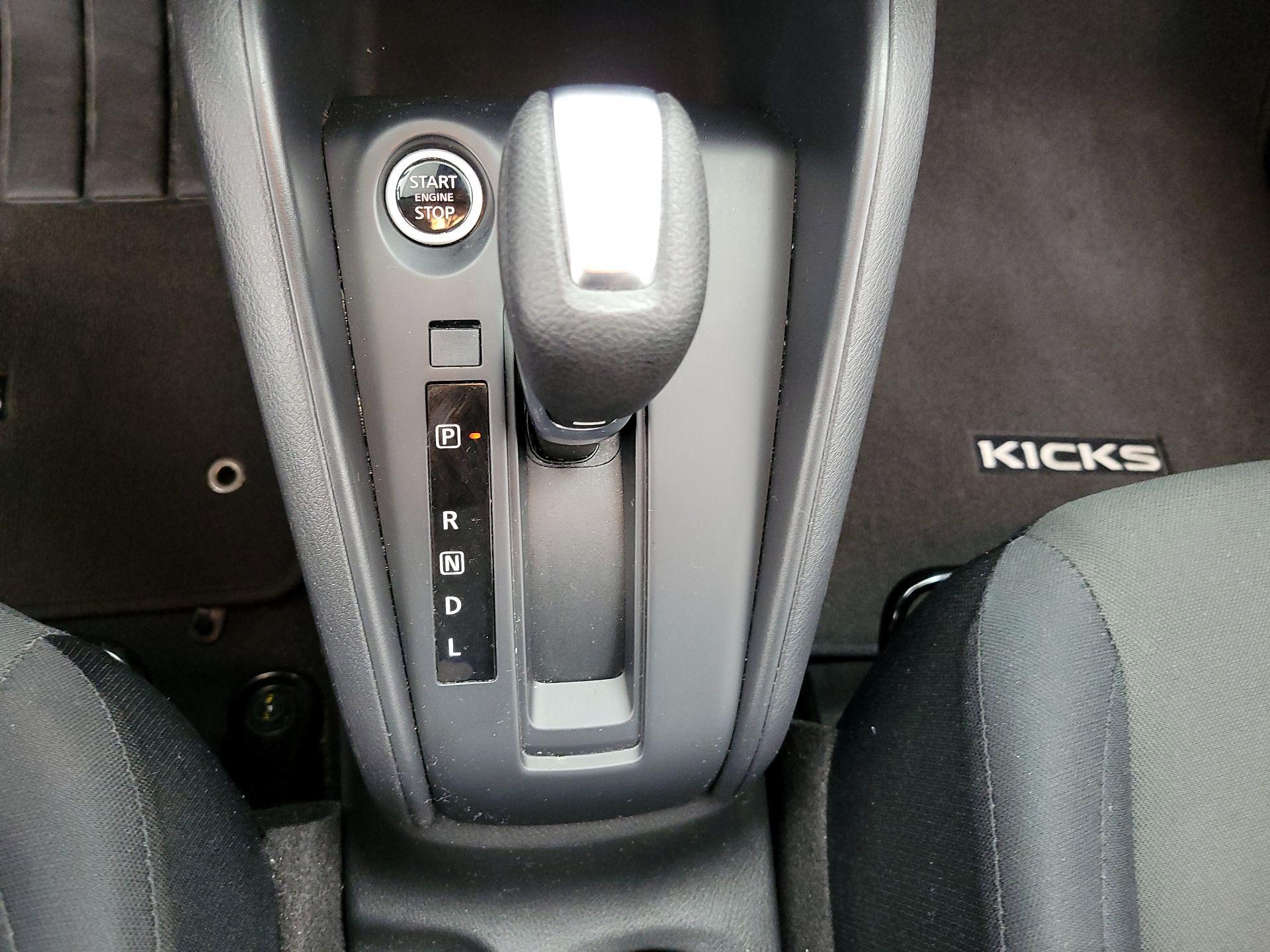 Thumbnail: 2025 Nissan Kicks - 17