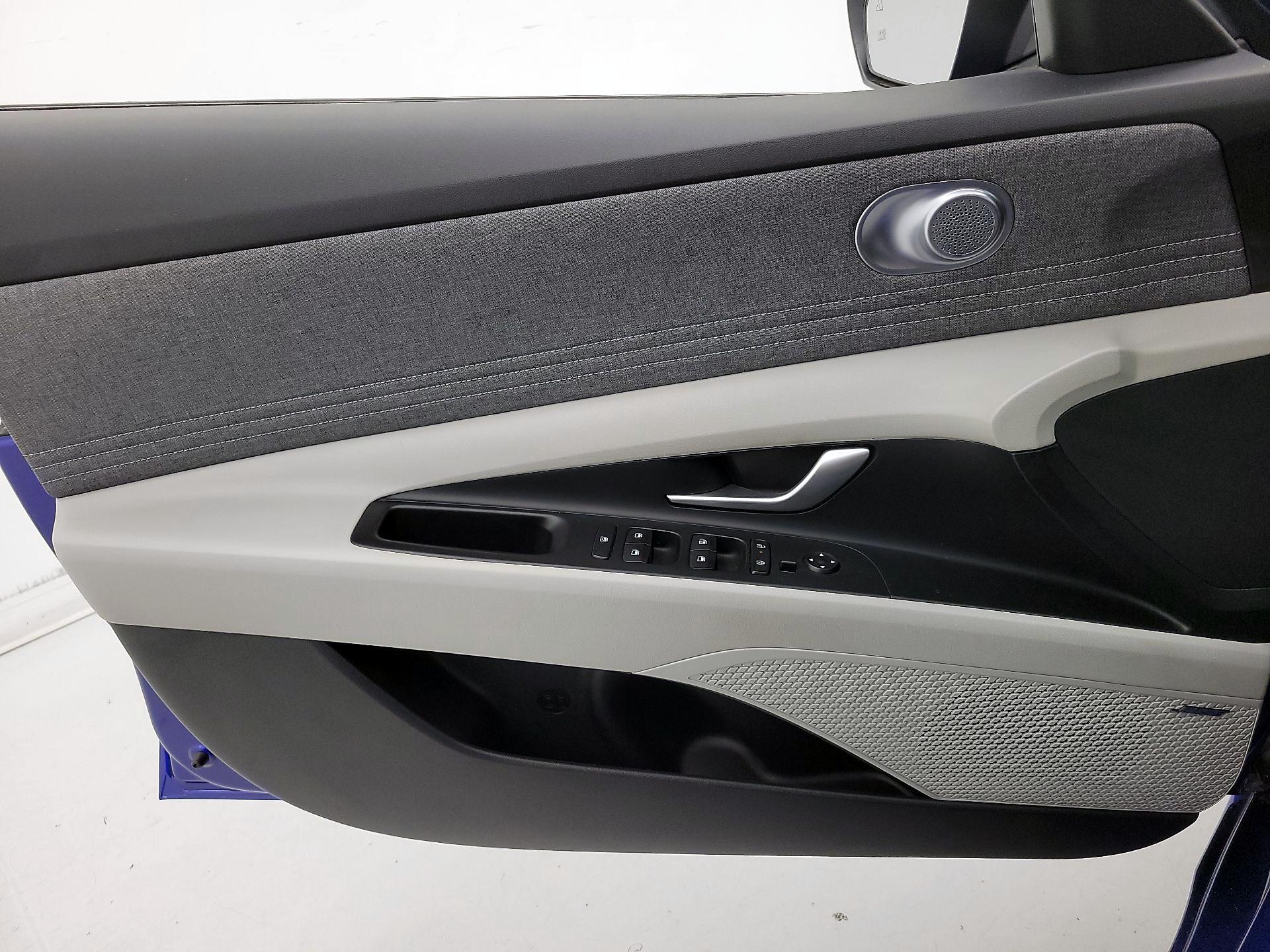 Thumbnail: 2024 Hyundai Elantra - 12
