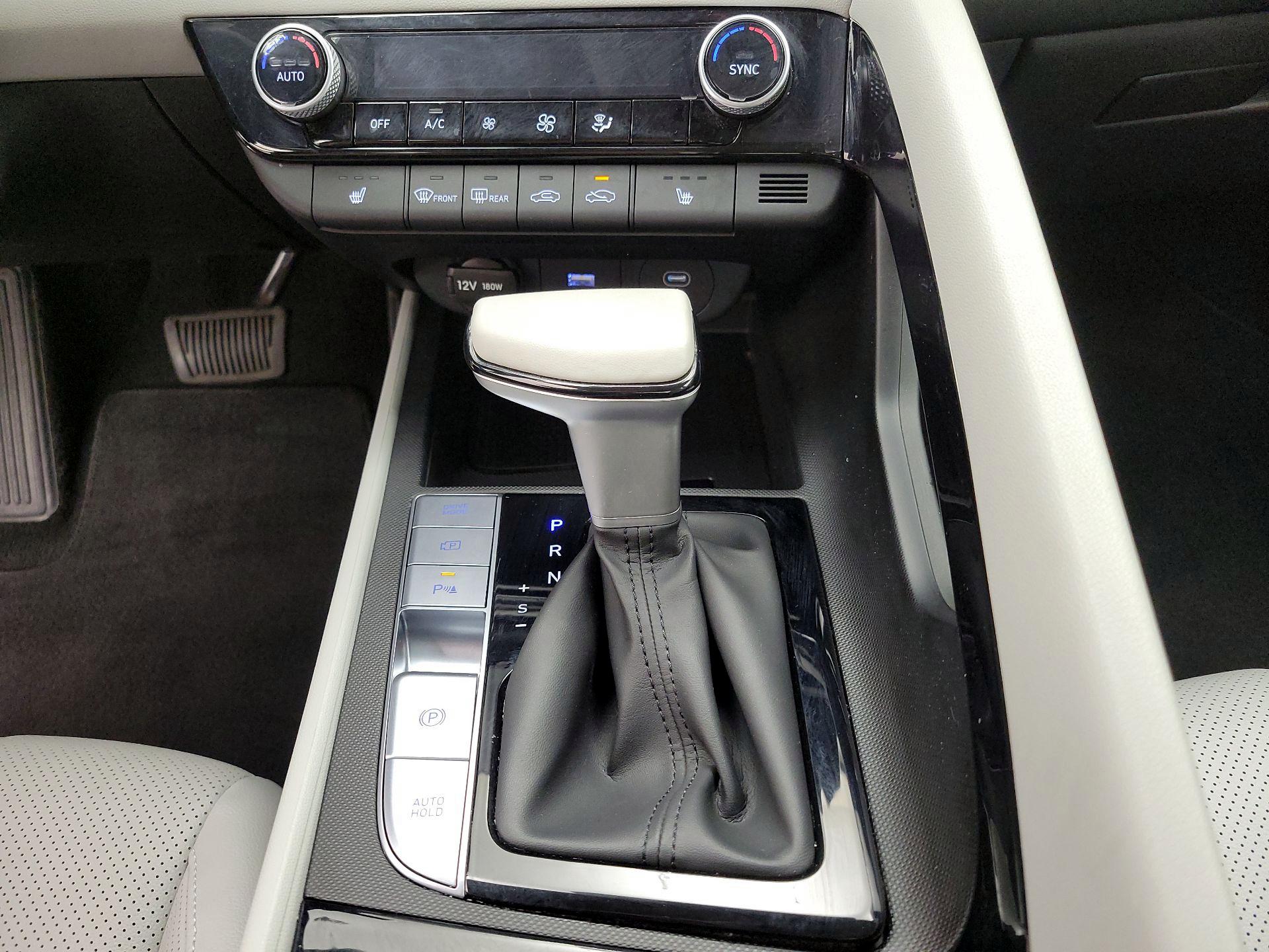 Thumbnail: 2024 Hyundai Elantra - 18