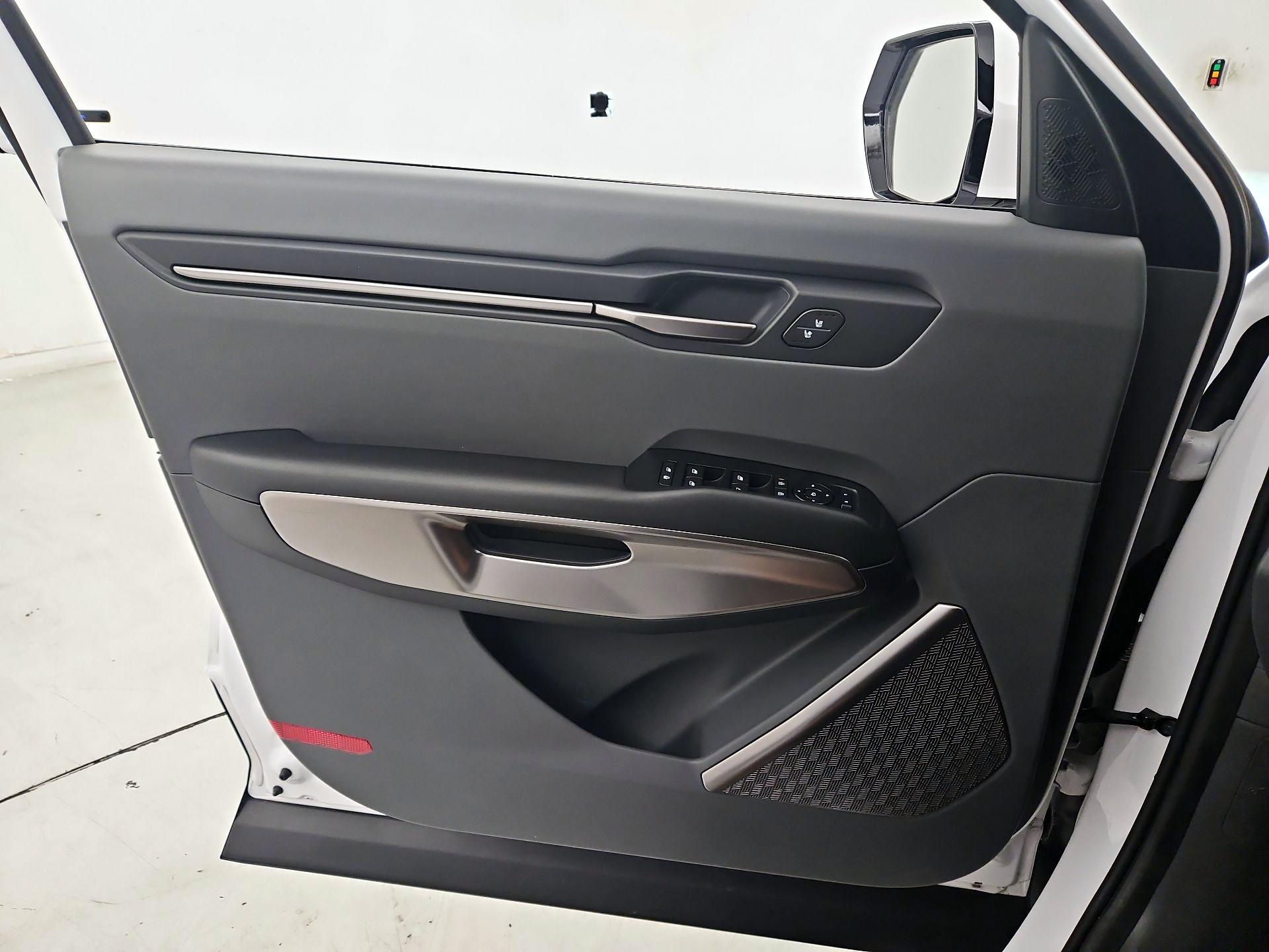 Thumbnail: 2026 Kia EV9 - 12