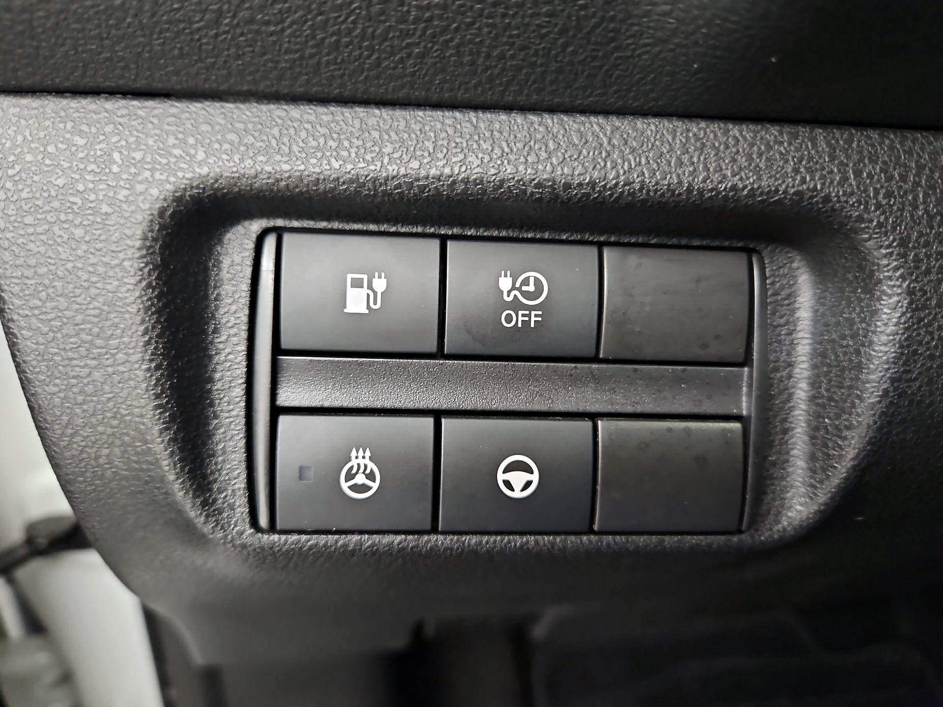 Thumbnail: 2022 Nissan Leaf - 13
