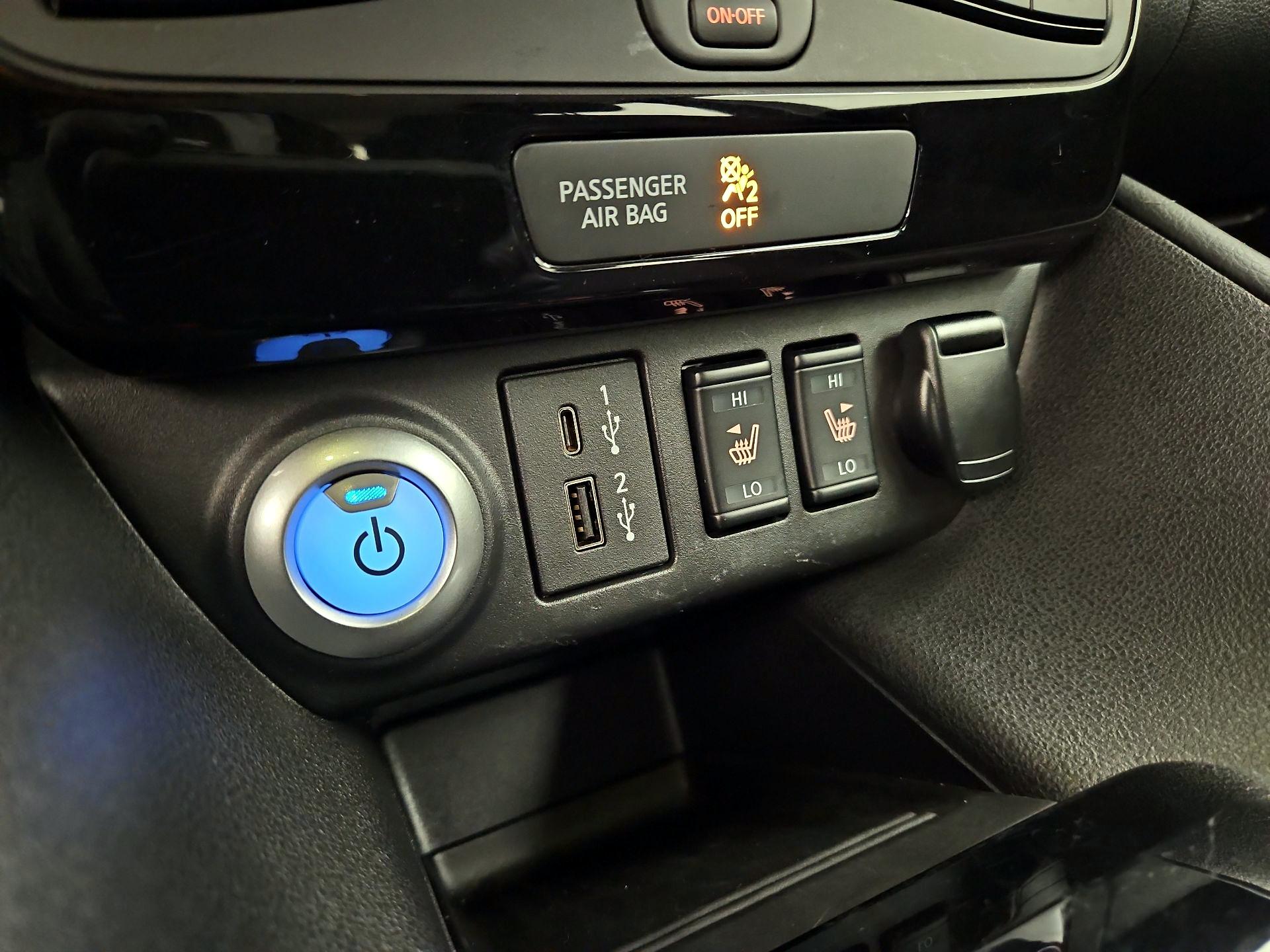 Thumbnail: 2022 Nissan Leaf - 18