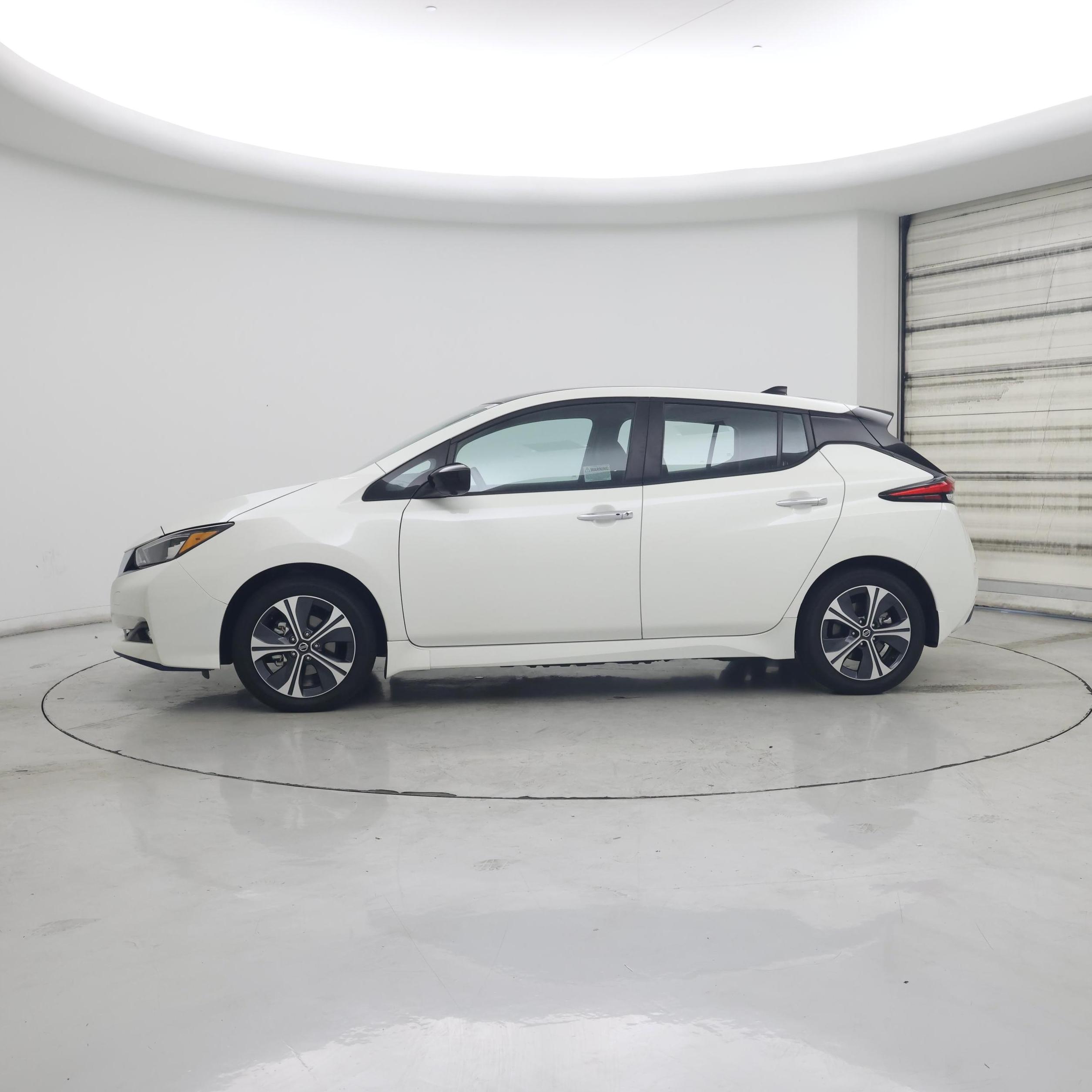 Thumbnail: 2022 Nissan Leaf - 3