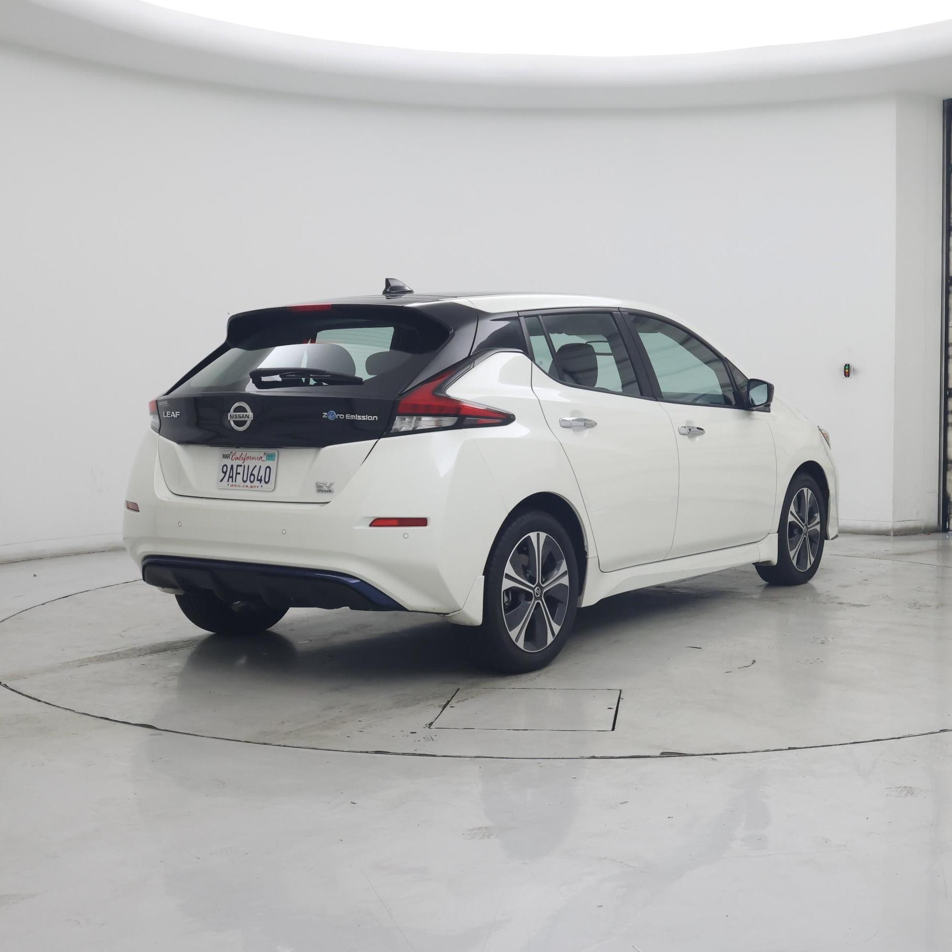 Thumbnail: 2022 Nissan Leaf - 8