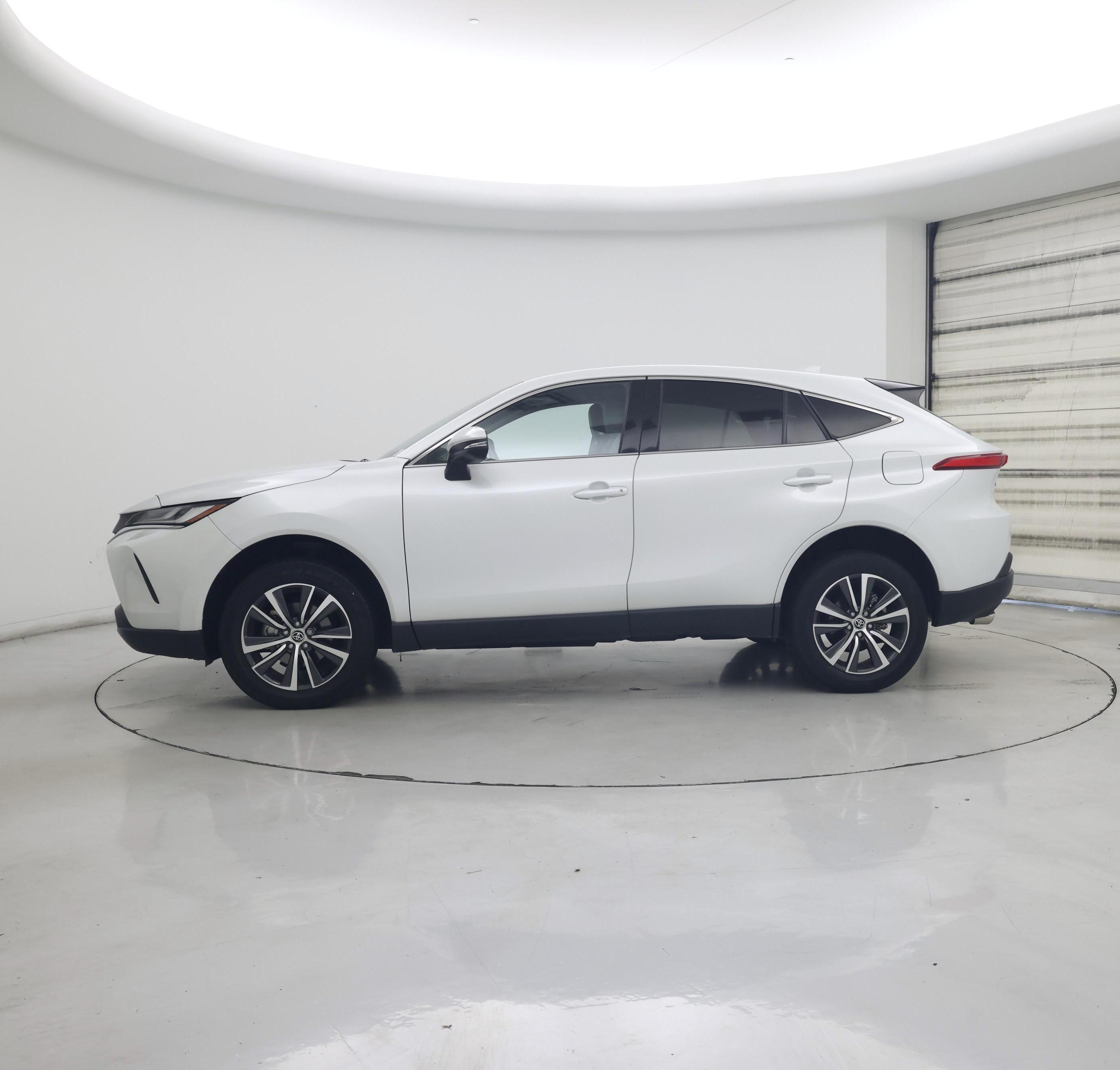 Thumbnail: 2023 Toyota Venza - 3